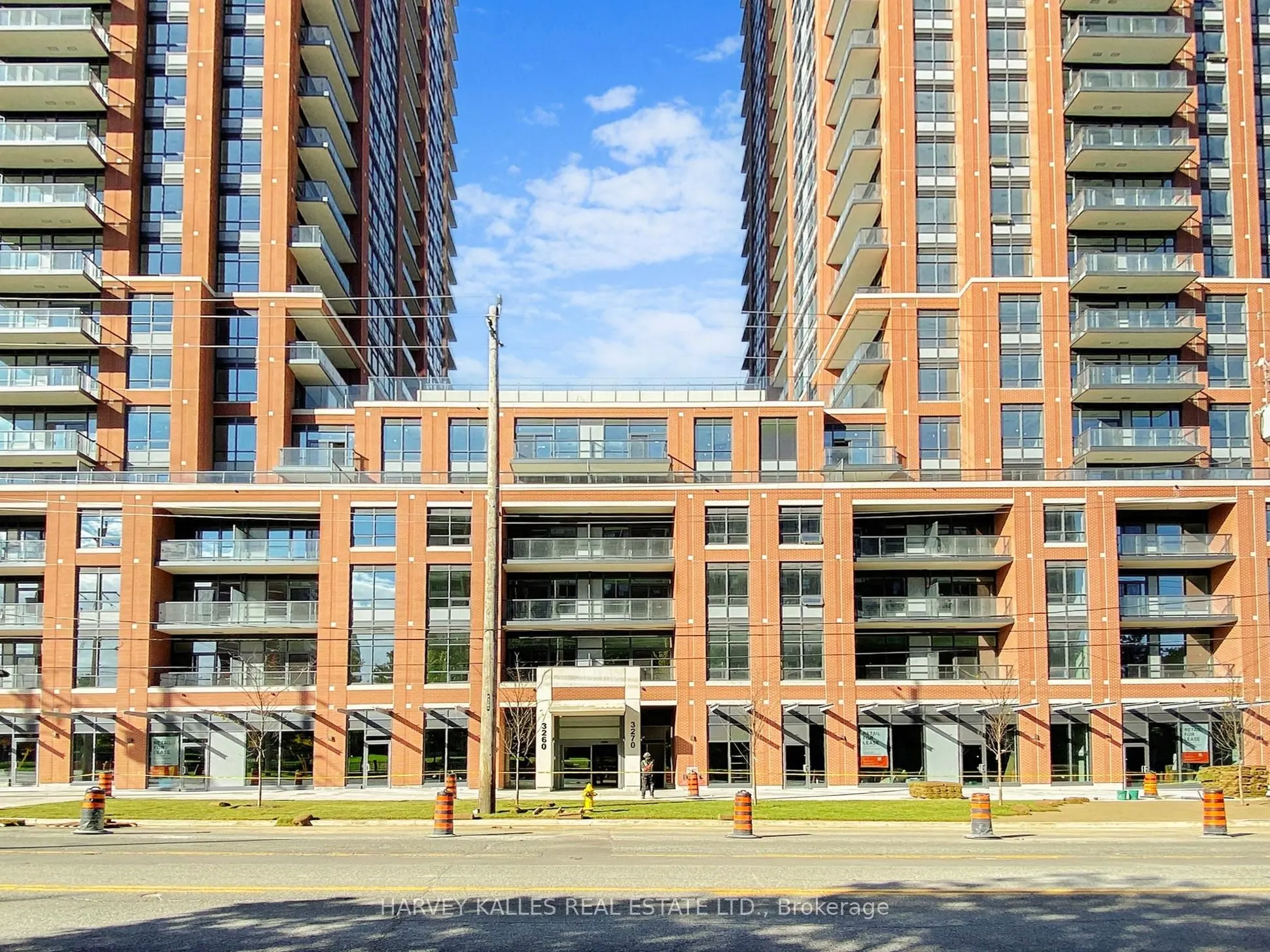3260 Sheppard Avenue E, #1402