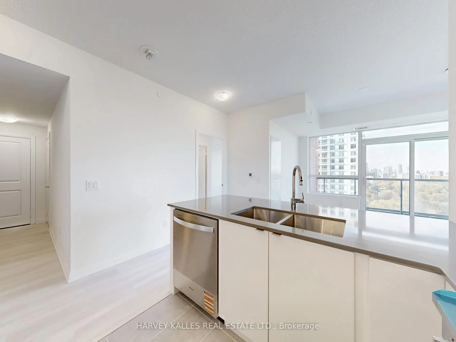 3260 Sheppard Avenue E, #1402