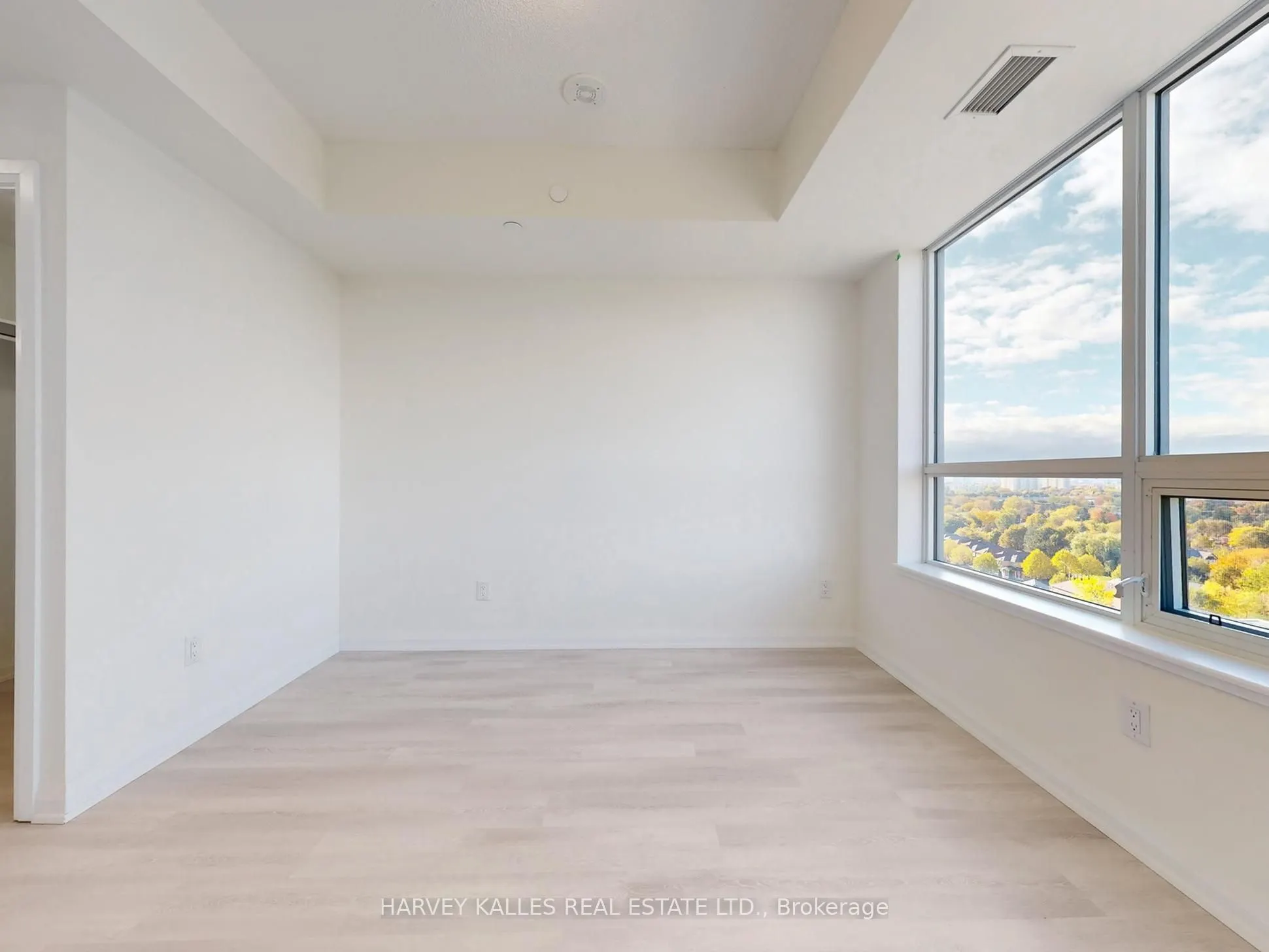 3260 Sheppard Avenue E, #1402