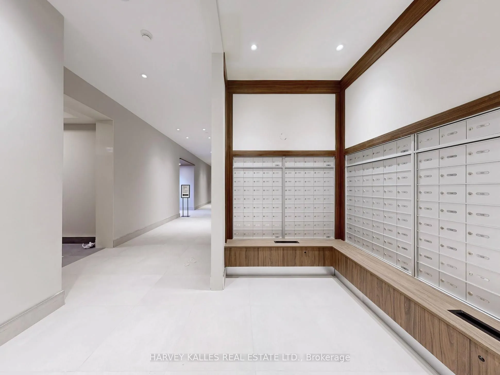 3260 Sheppard Avenue E, #1402