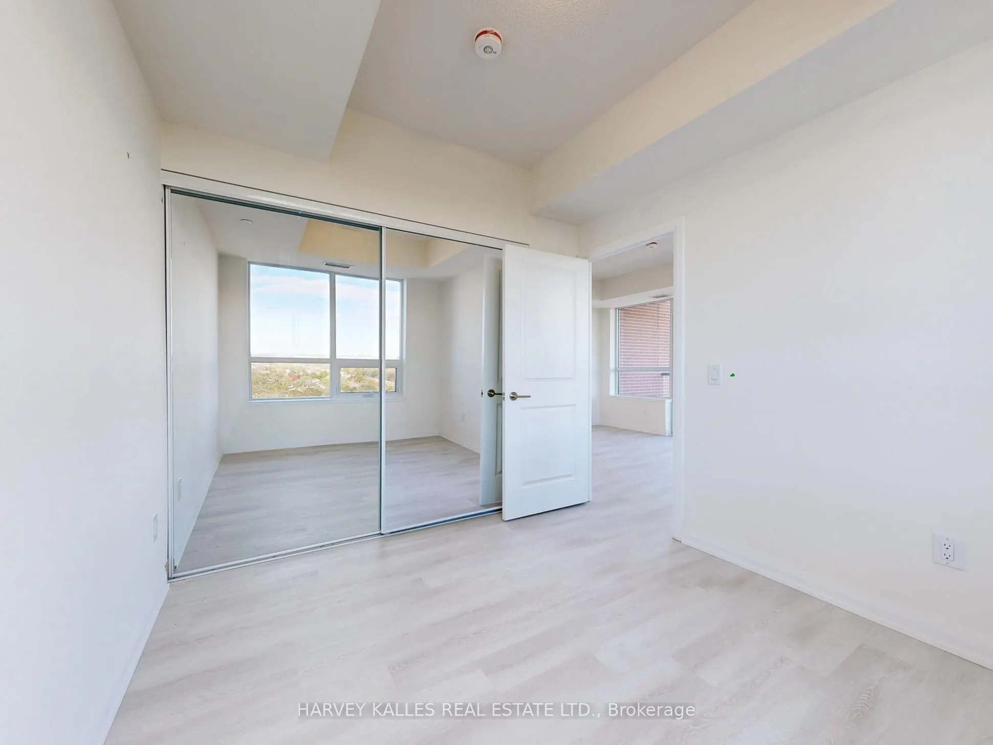 3260 Sheppard Avenue E, #1402