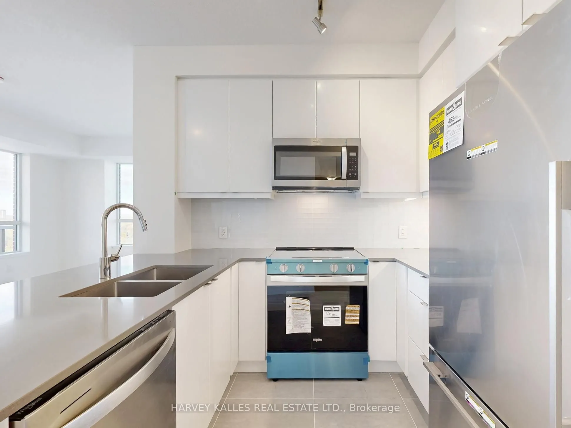 3260 Sheppard Avenue E, #1402