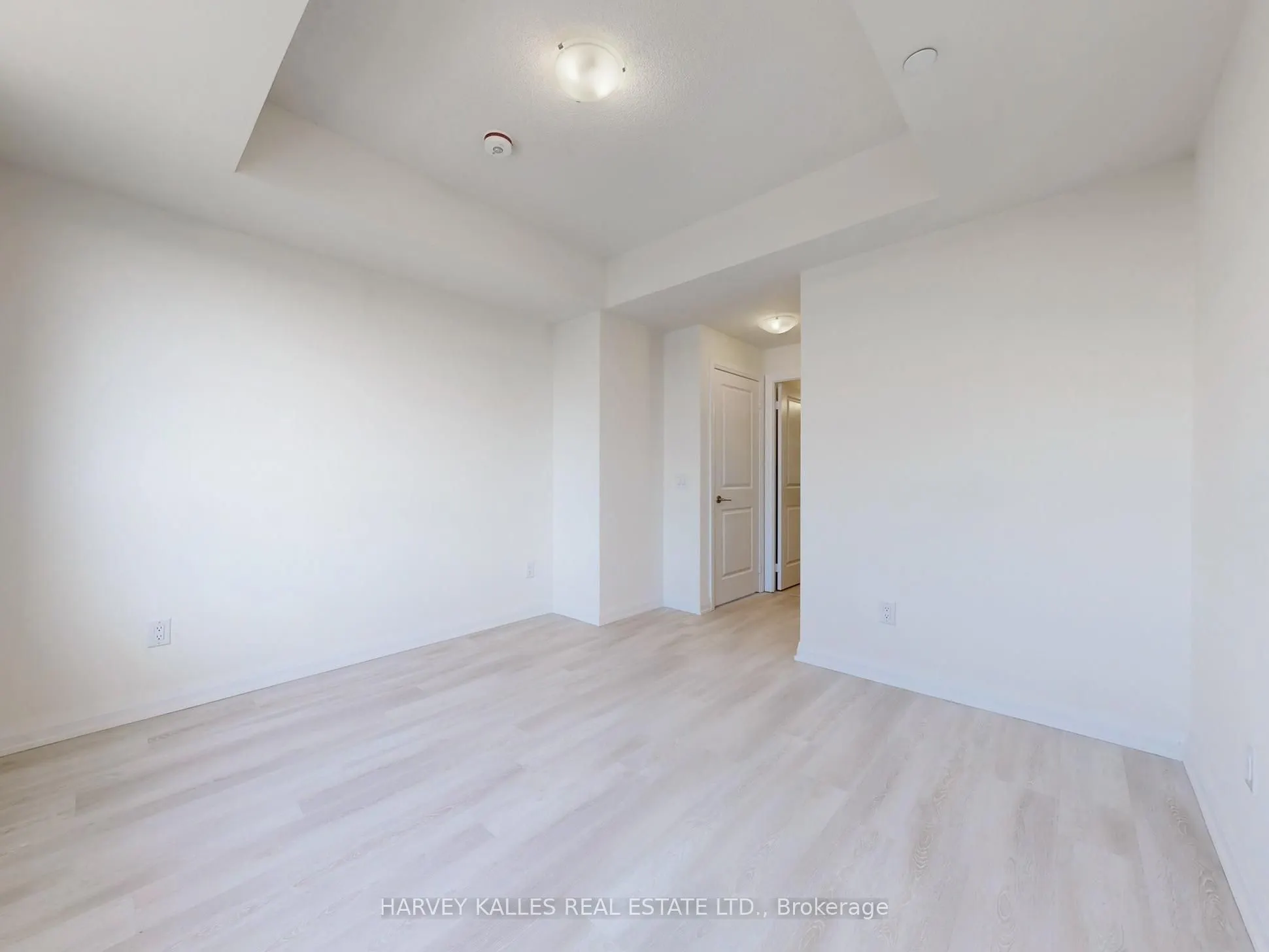 3260 Sheppard Avenue E, #1402