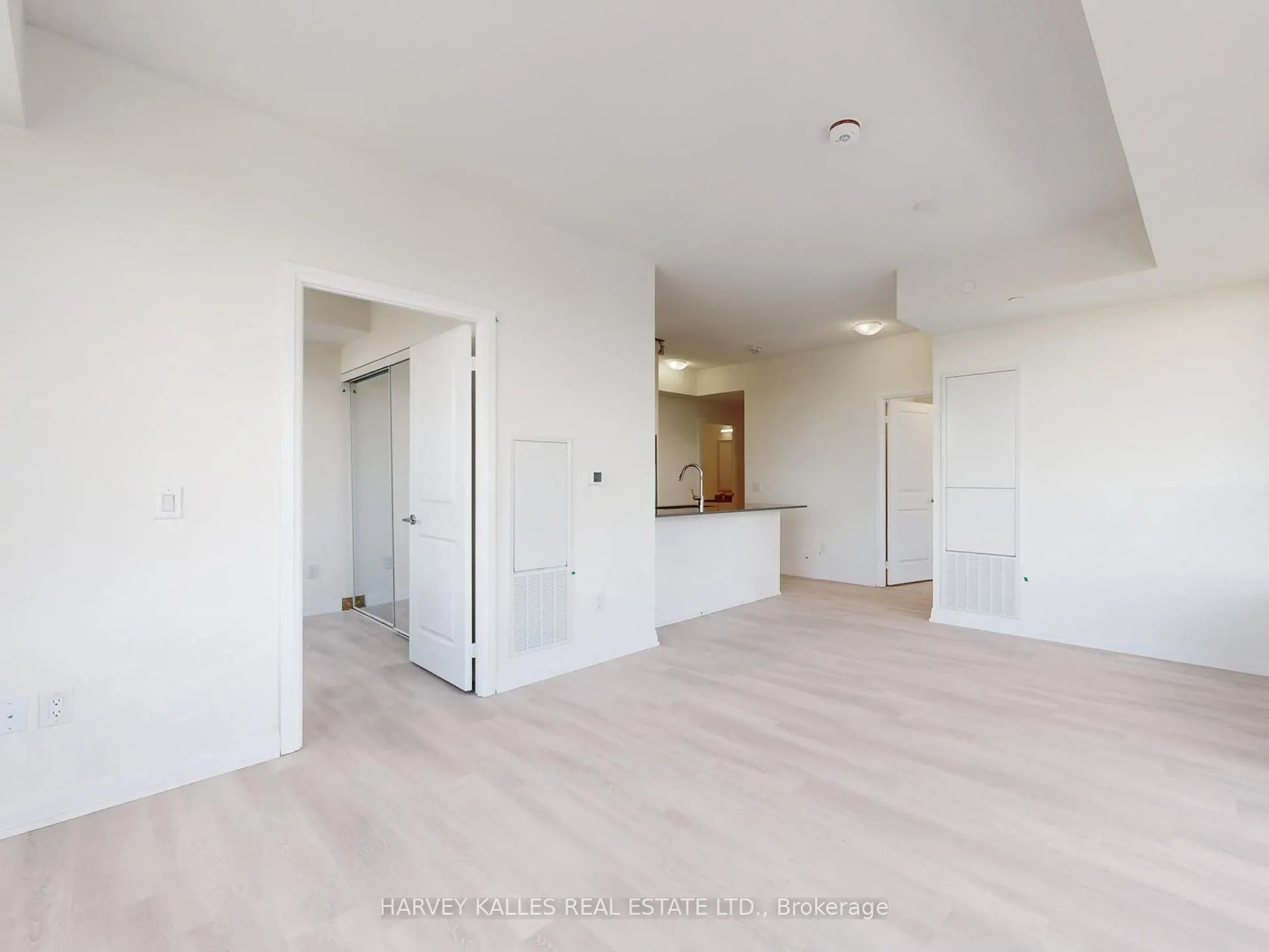 3260 Sheppard Avenue E, #1402