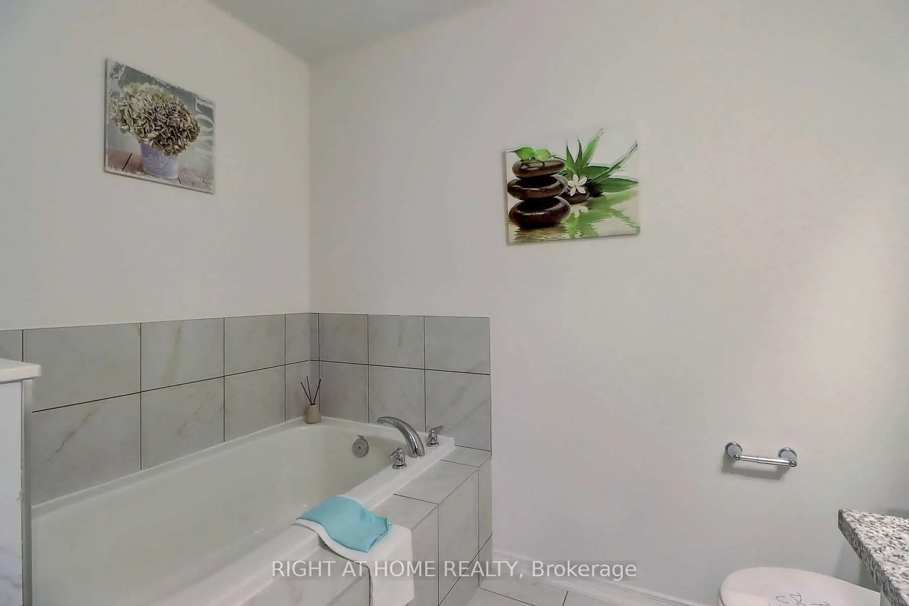 2552 Earleville Path, #128