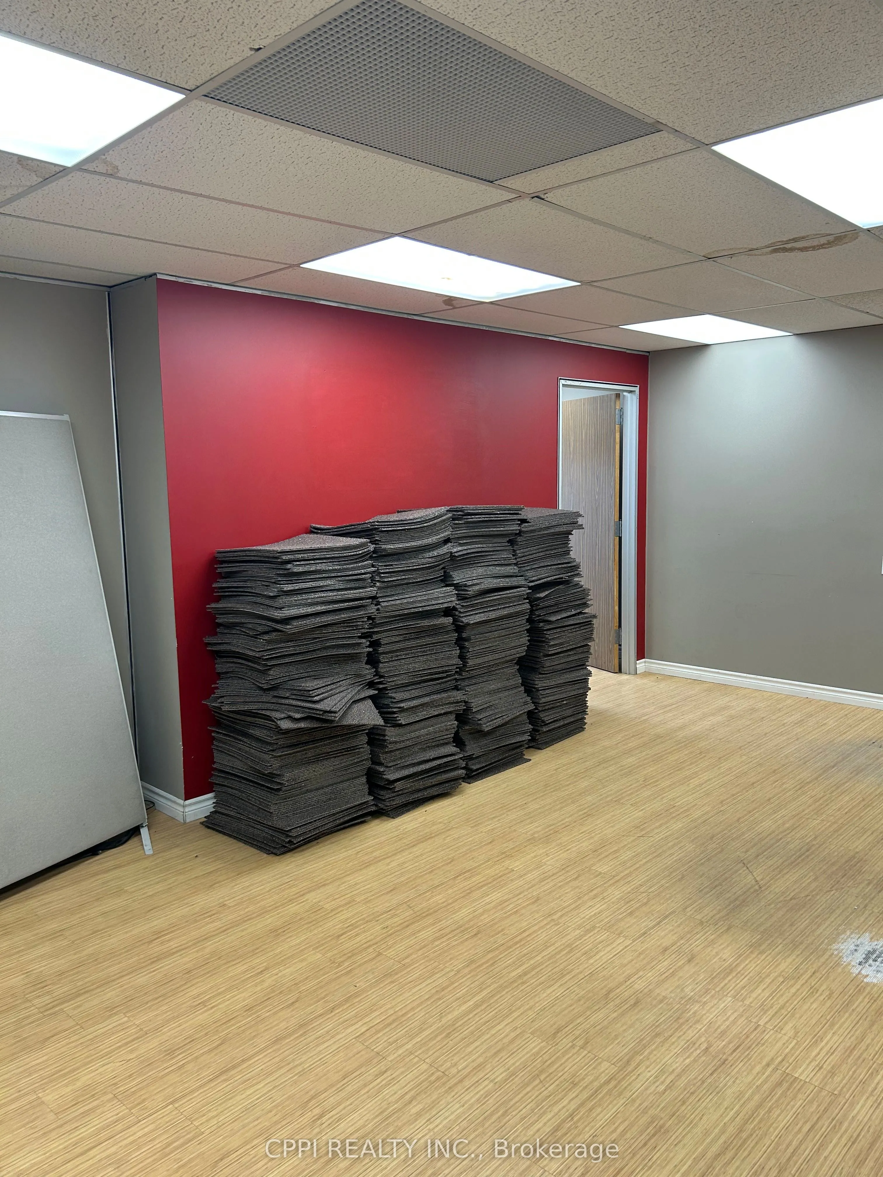 650 King Street E, #208