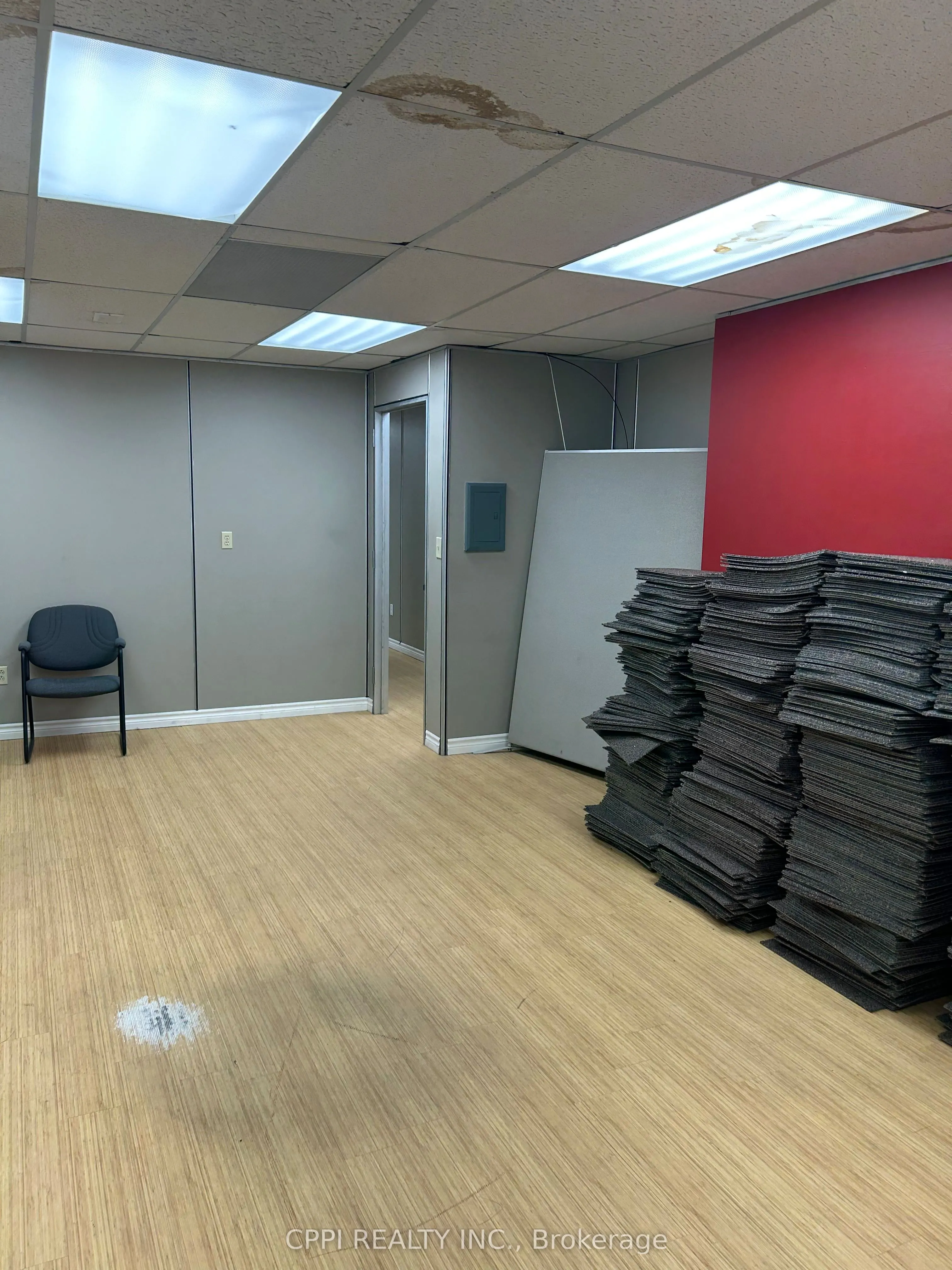 650 King Street E, #208