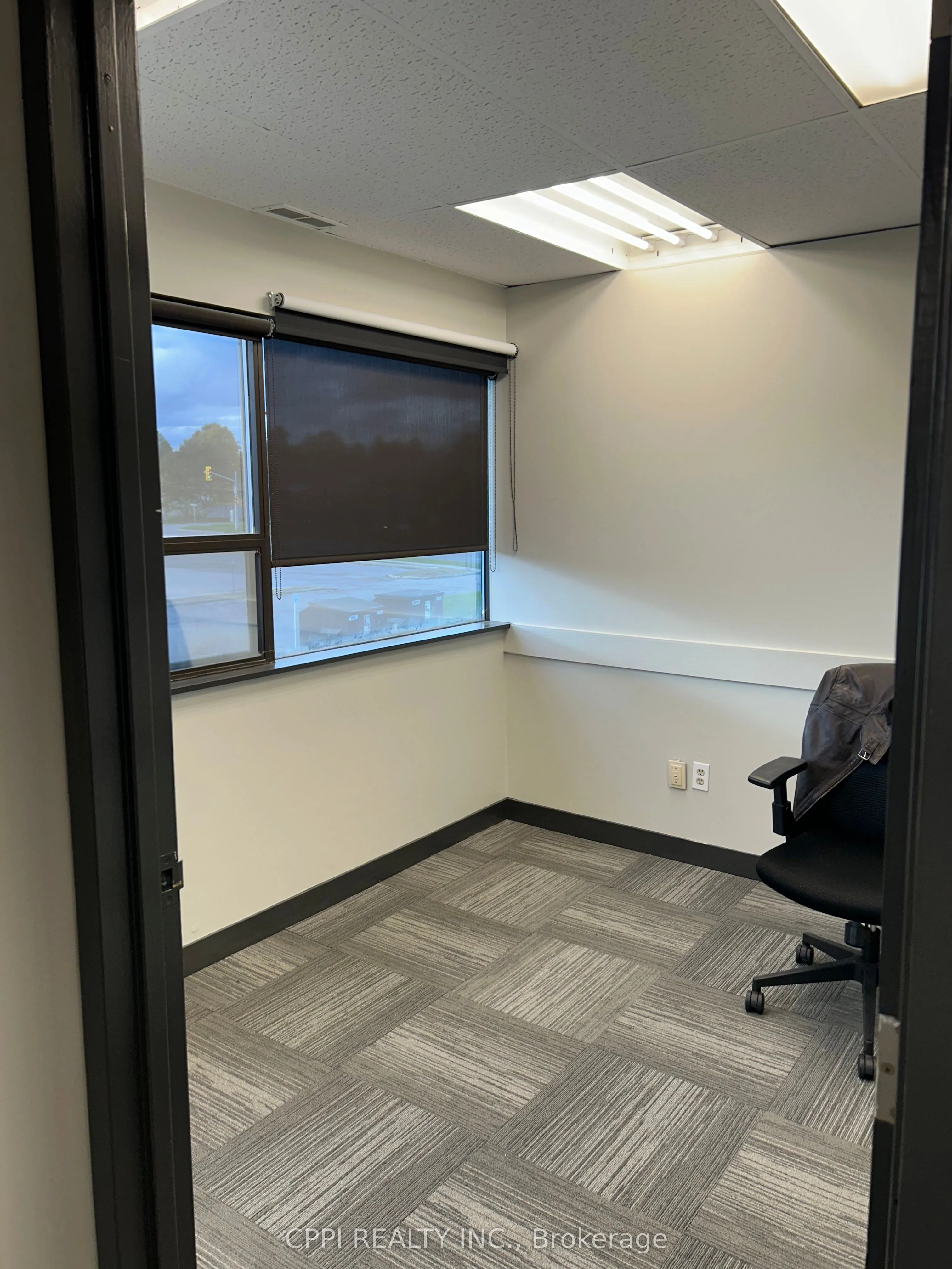 650 King Street E, #220