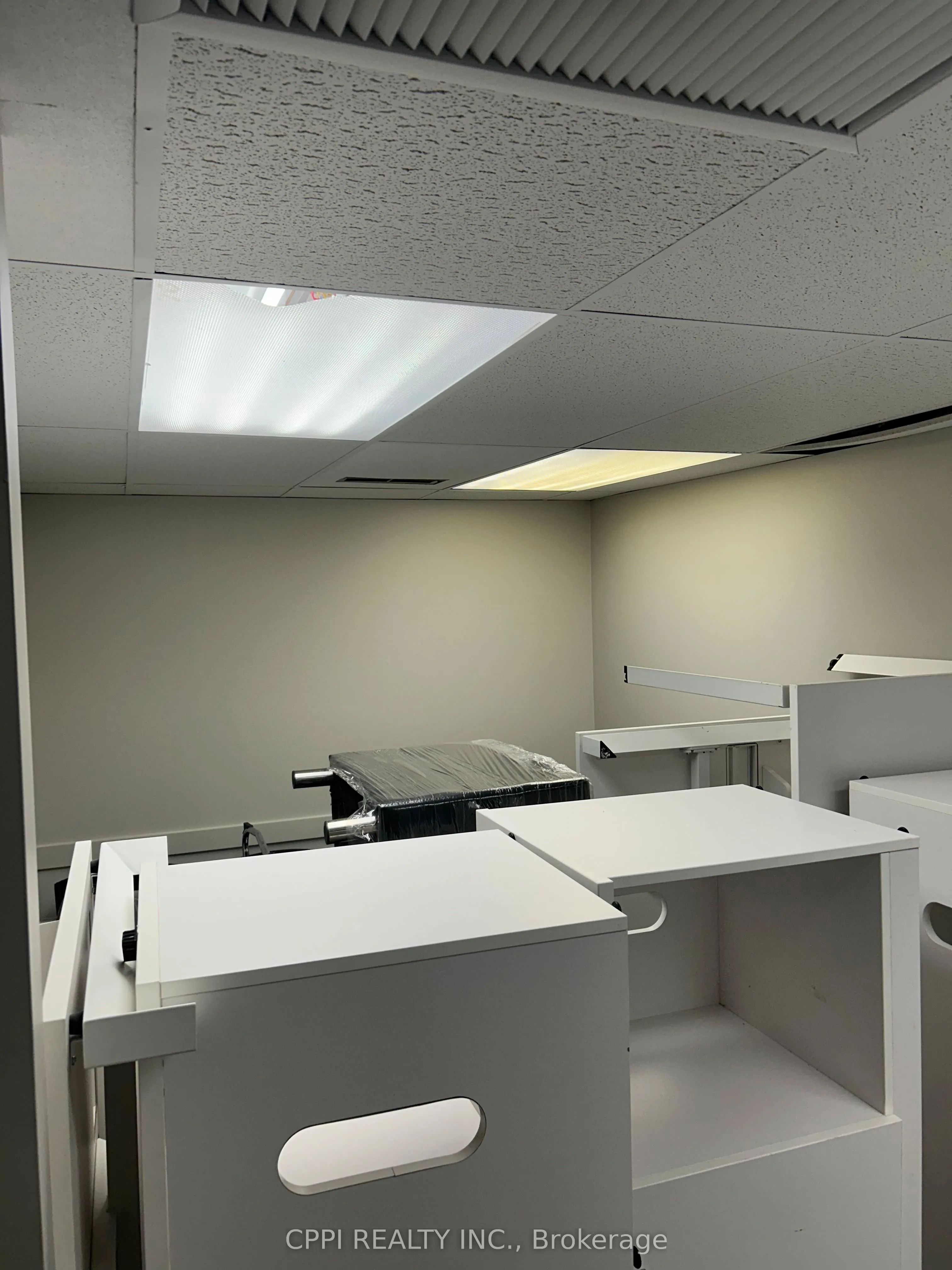 650 King Street E, #220