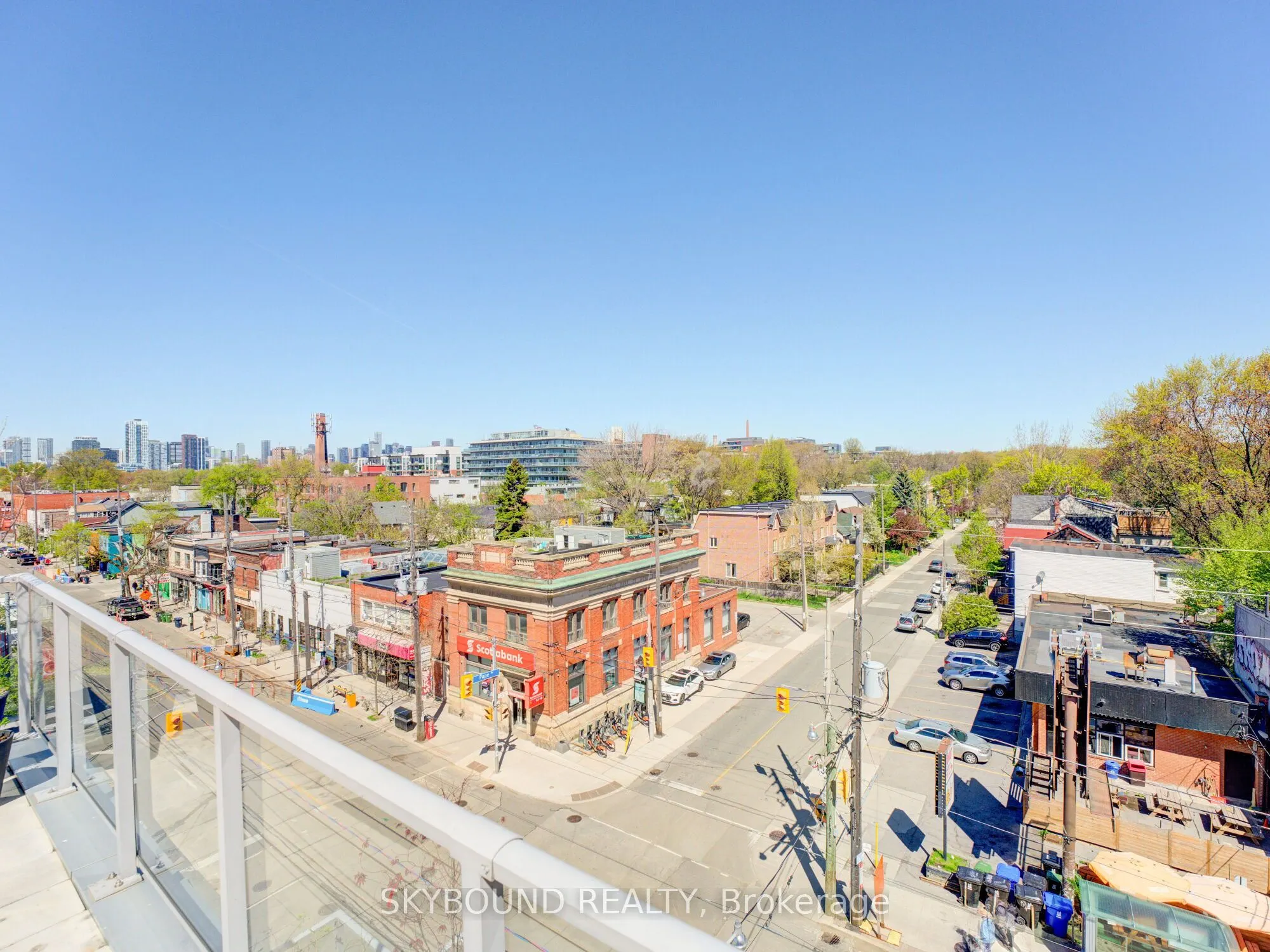 1003 Queen Street E, #302