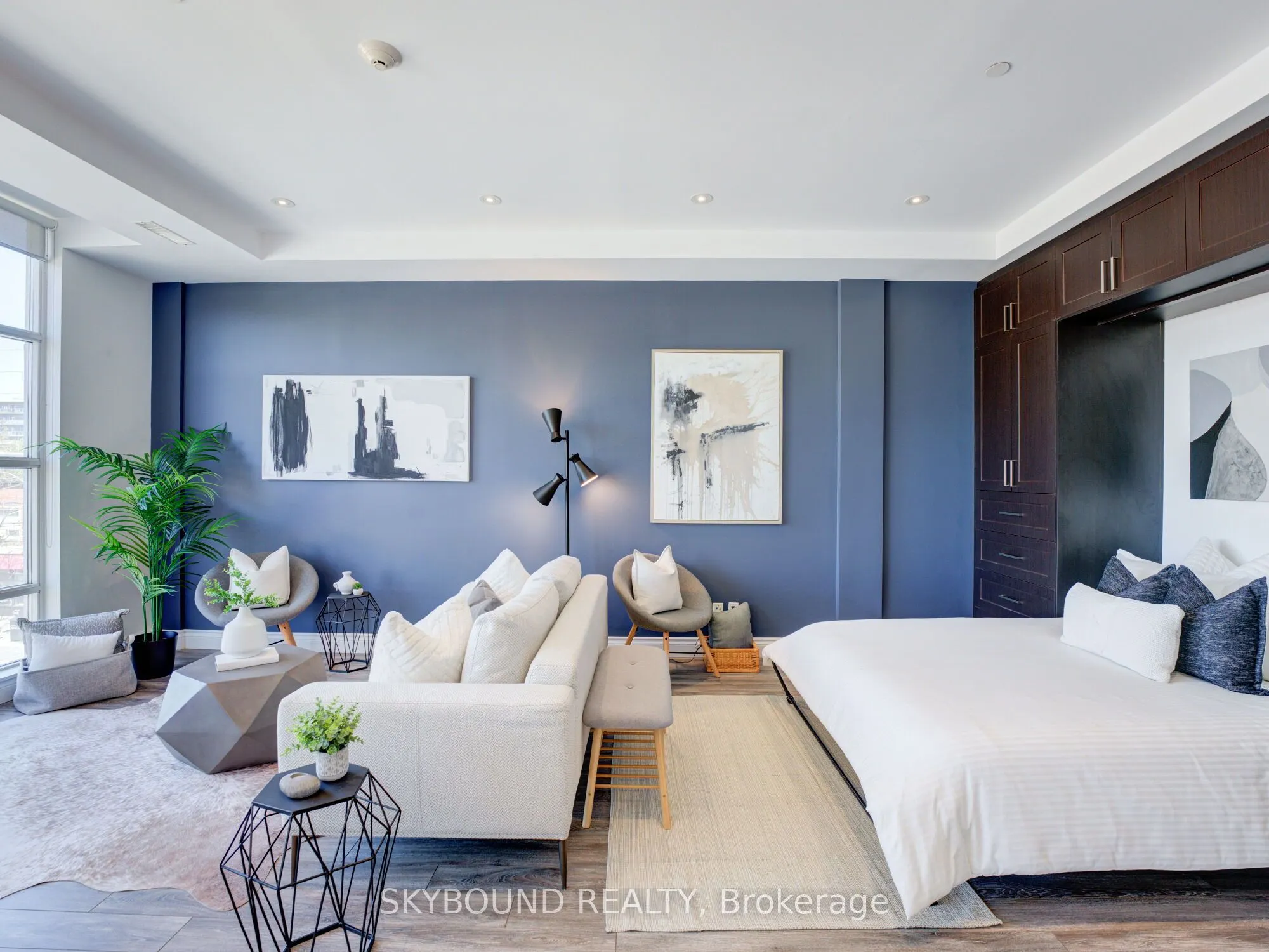 1003 Queen Street E, #302