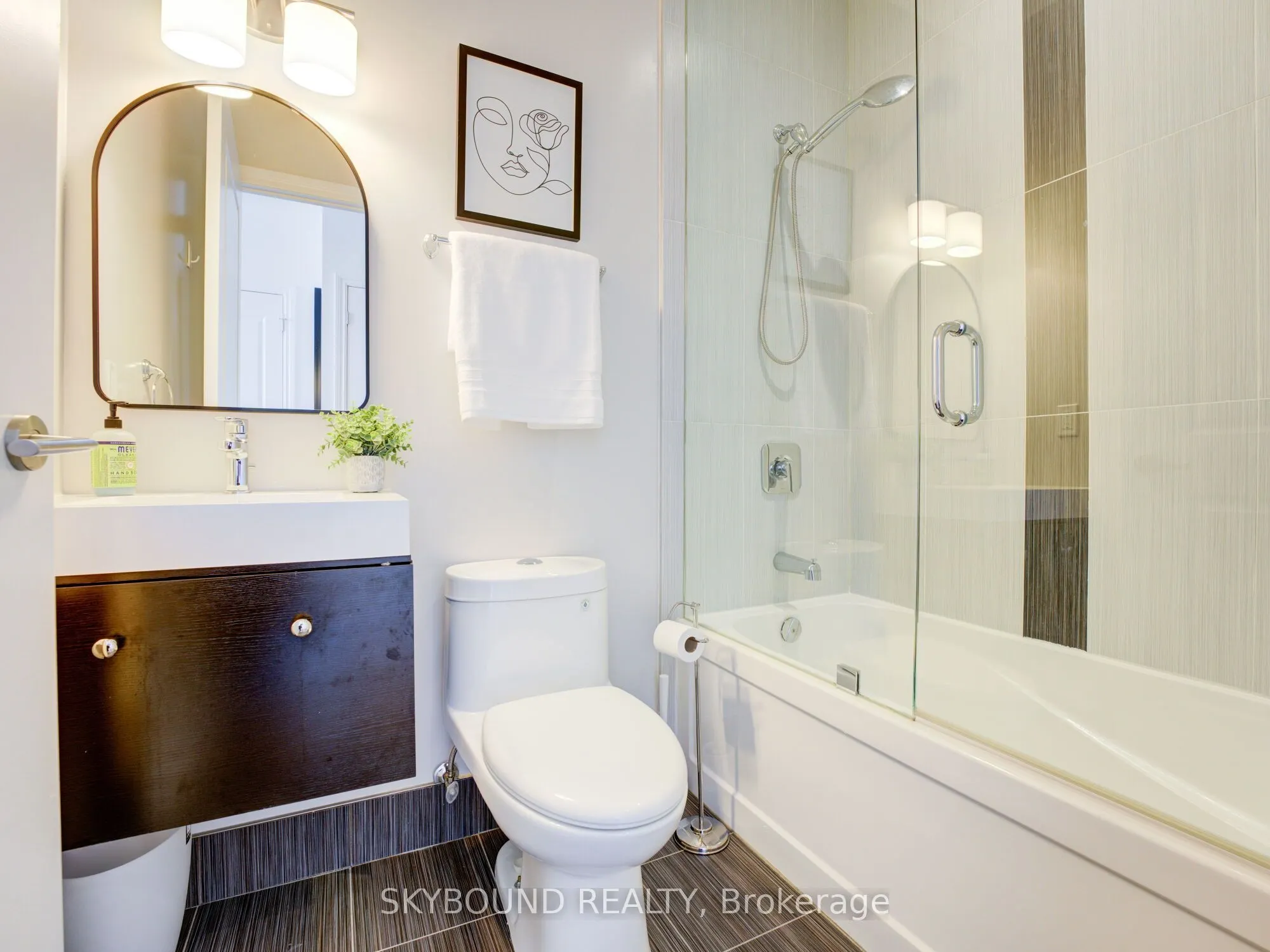 1003 Queen Street E, #302