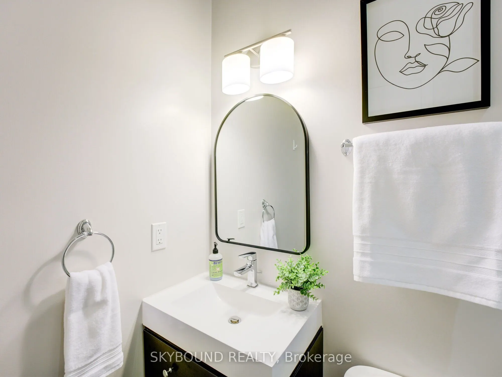 1003 Queen Street E, #302