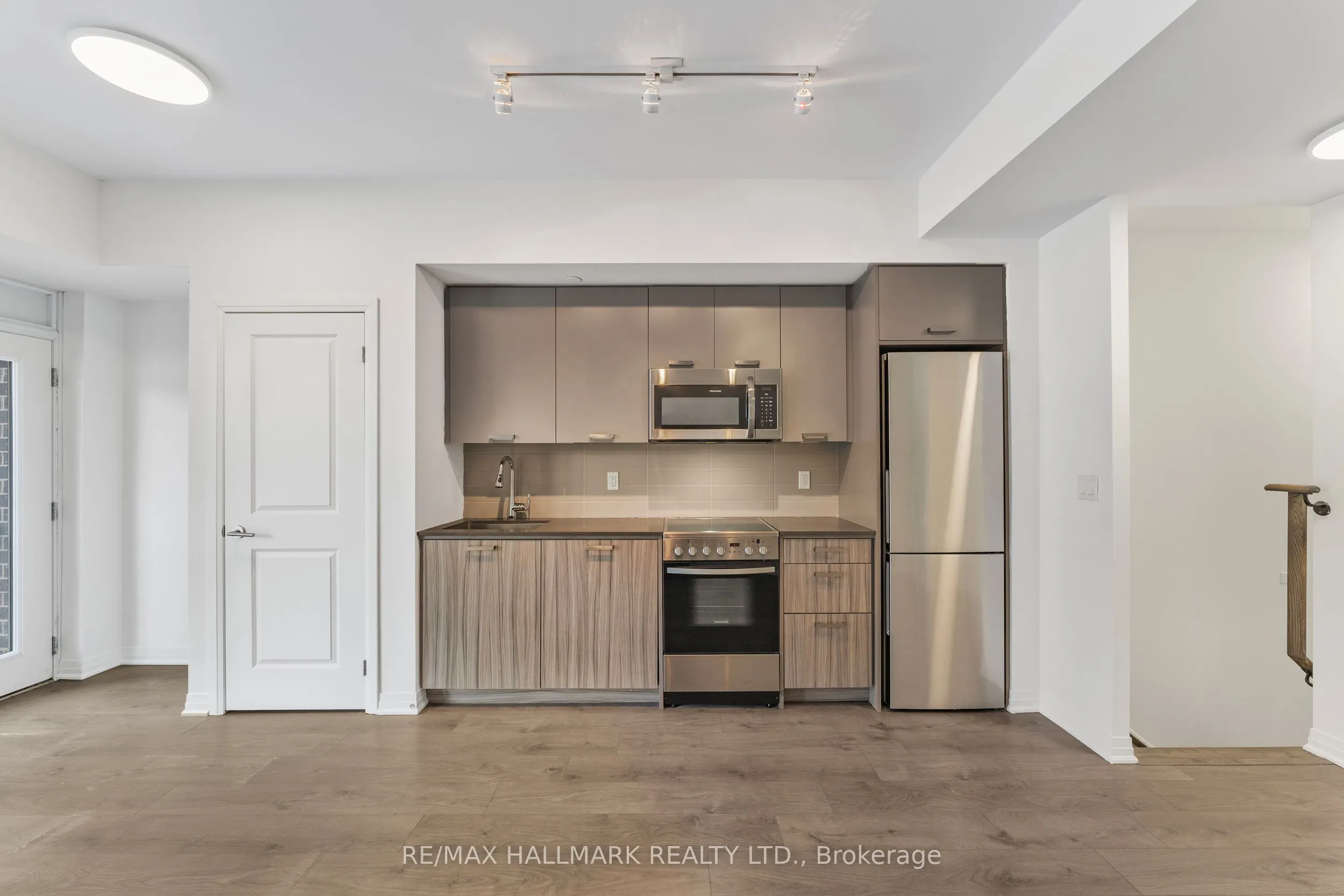 2301 Danforth Avenue, #TH 103