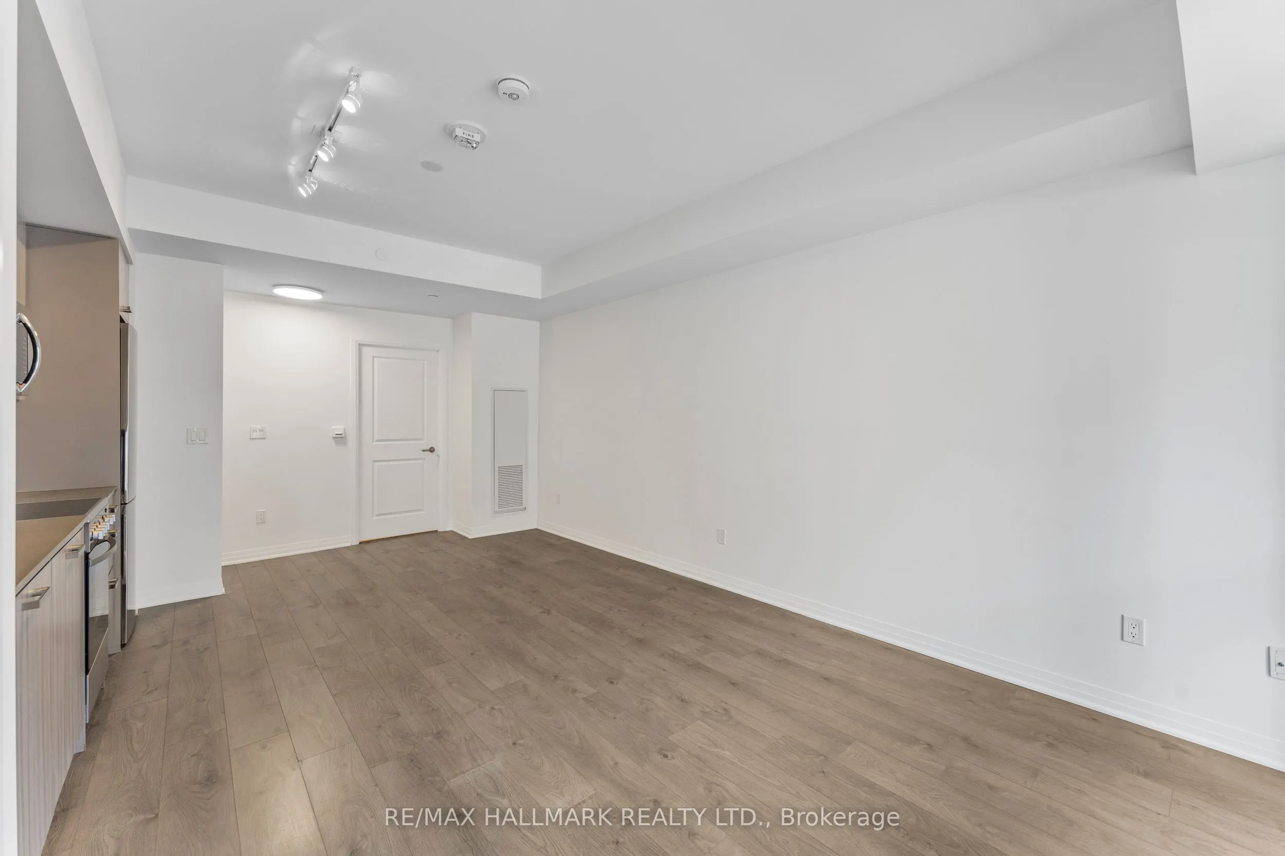 2301 Danforth Avenue, #TH 103