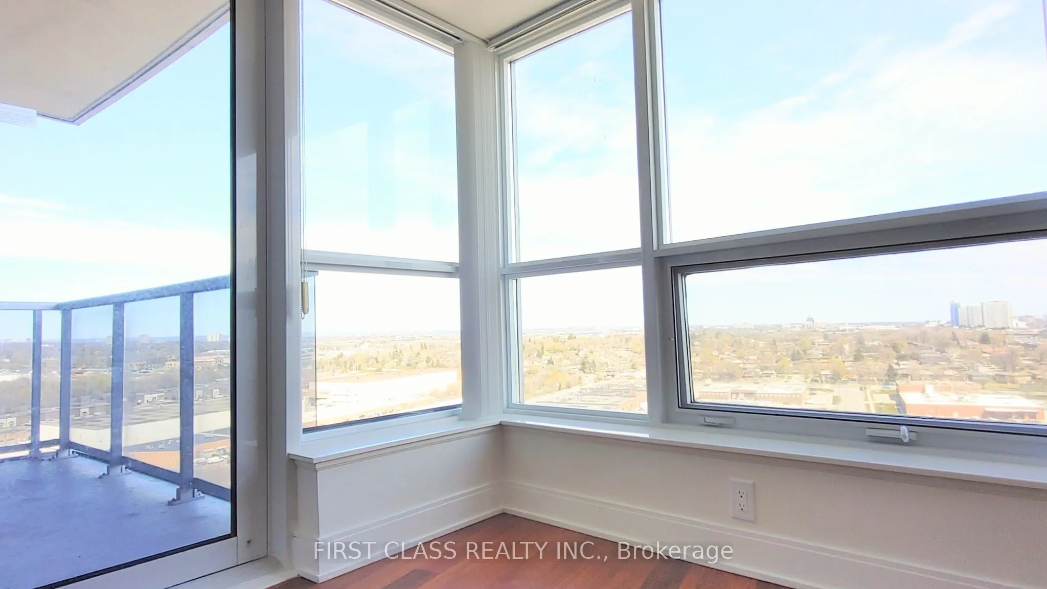 135 Village Green Square, #1616