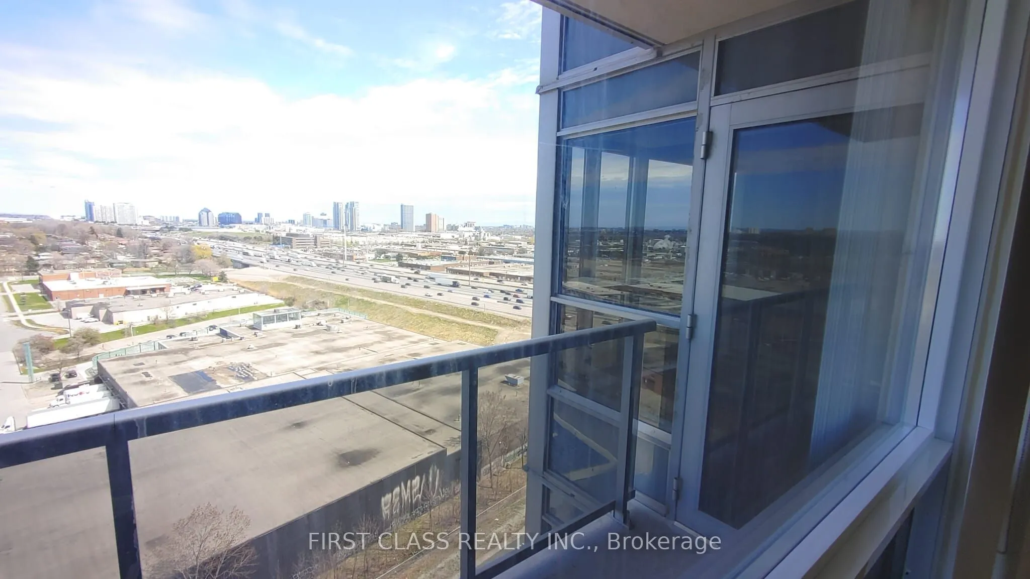 135 Village Green Square, #1616