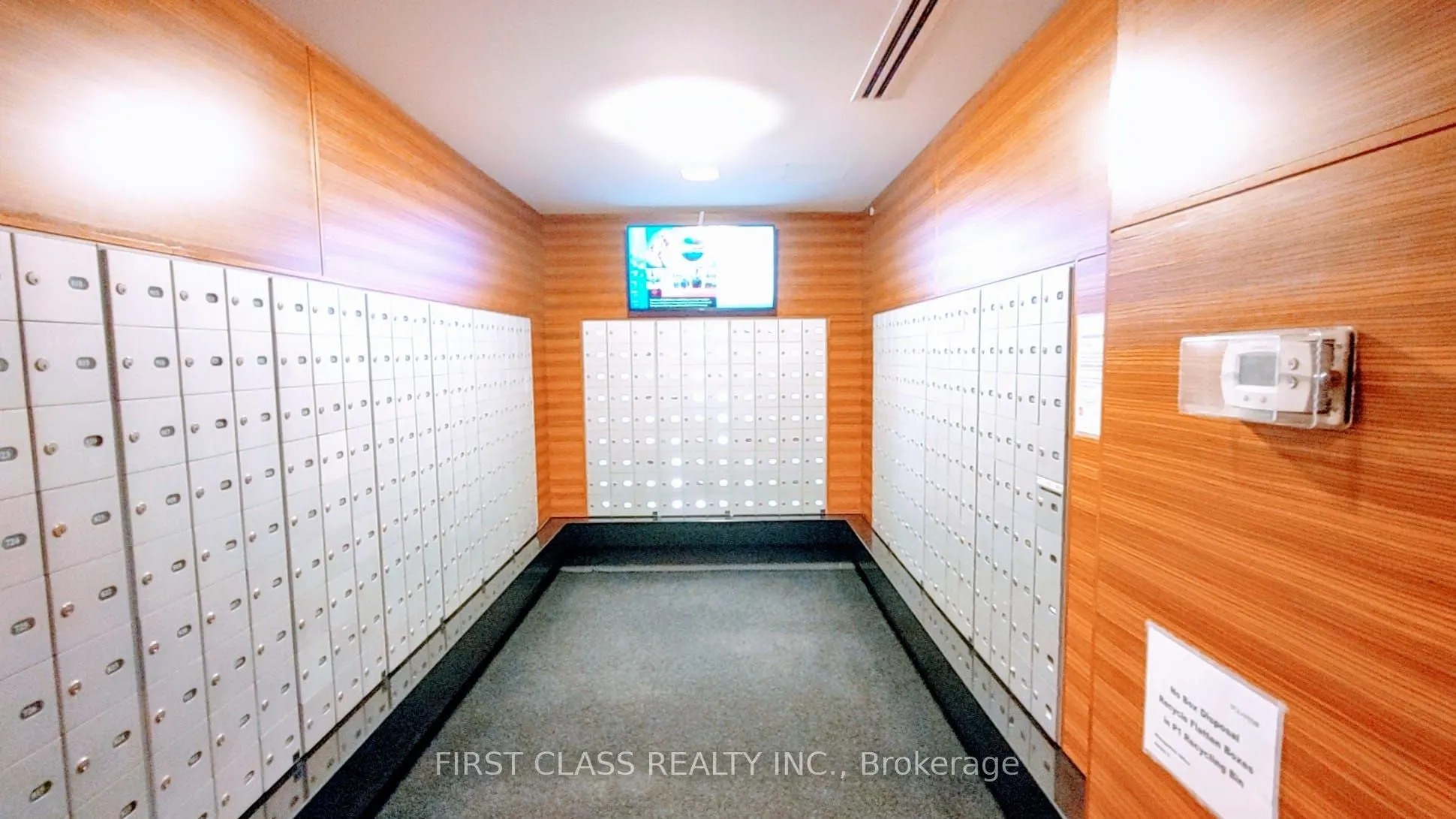 135 Village Green Square, #1616