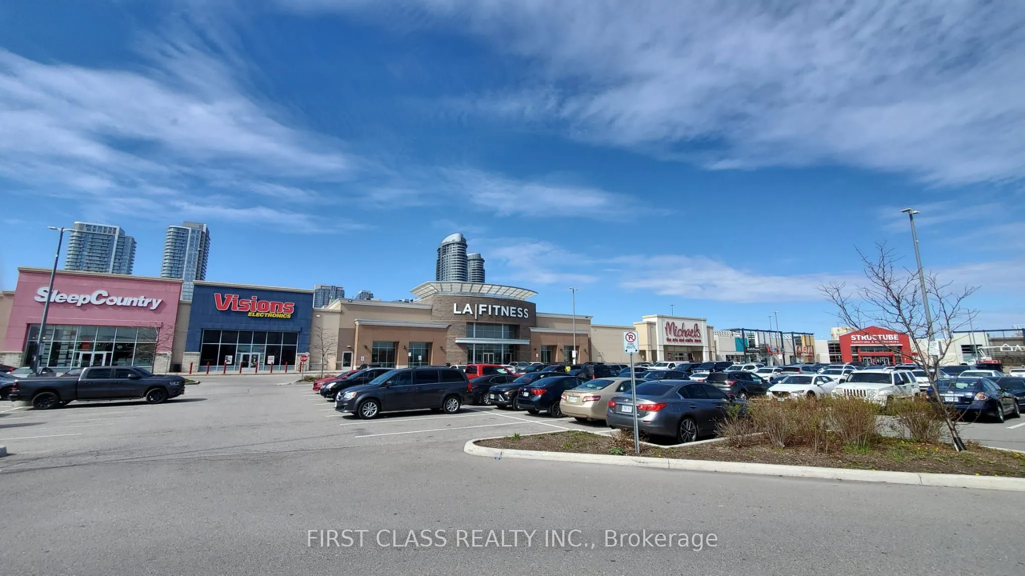 135 Village Green Square, #1616