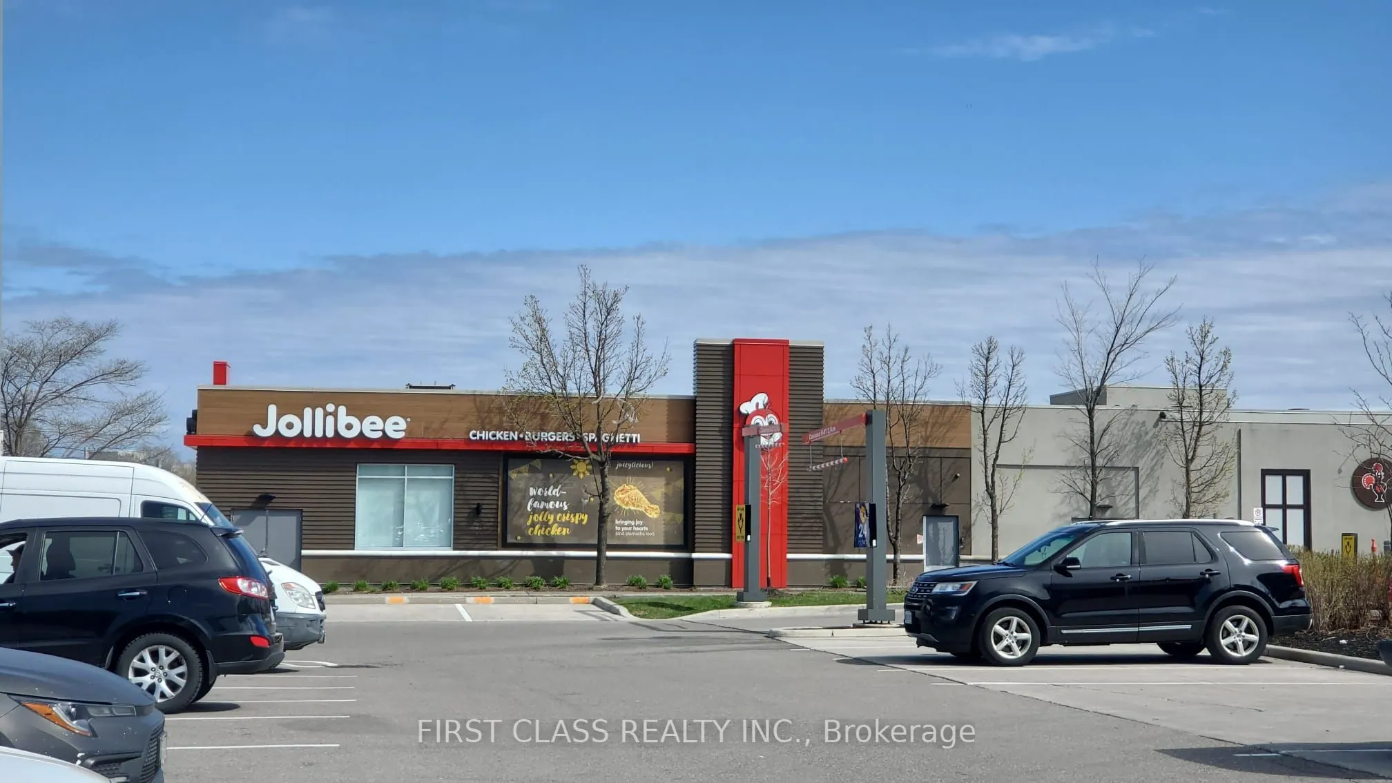 135 Village Green Square, #1616