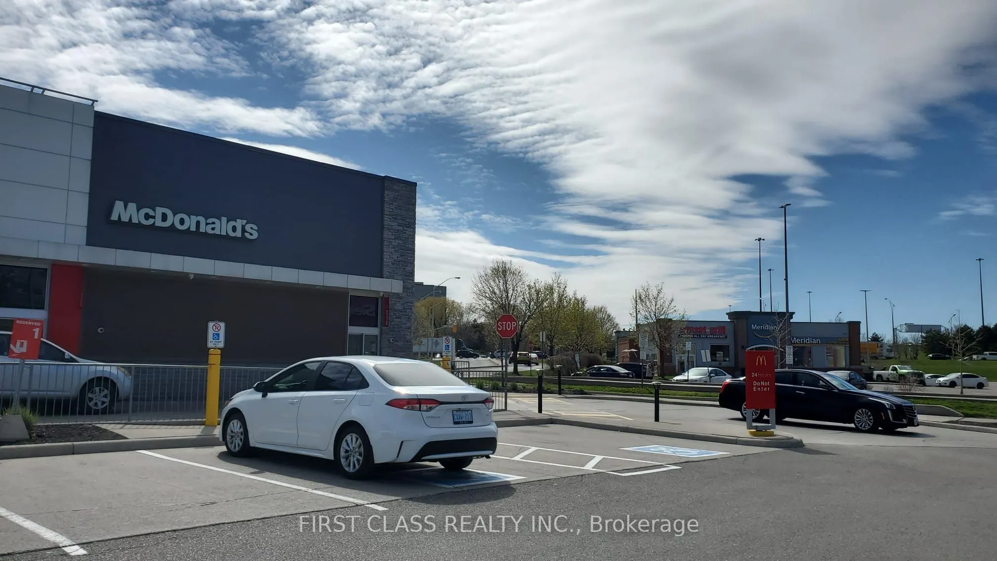 135 Village Green Square, #1616