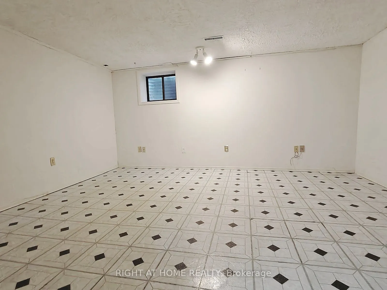 15 Brimwood Boulevard, #61