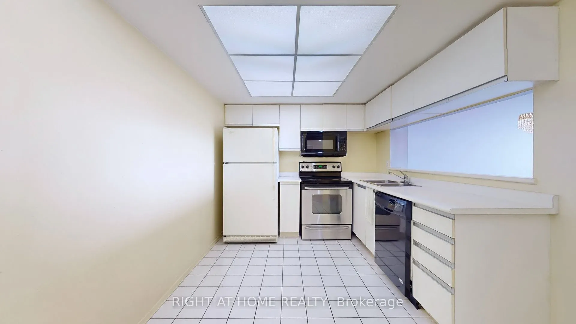 350 Alton Towers Circle, #1107