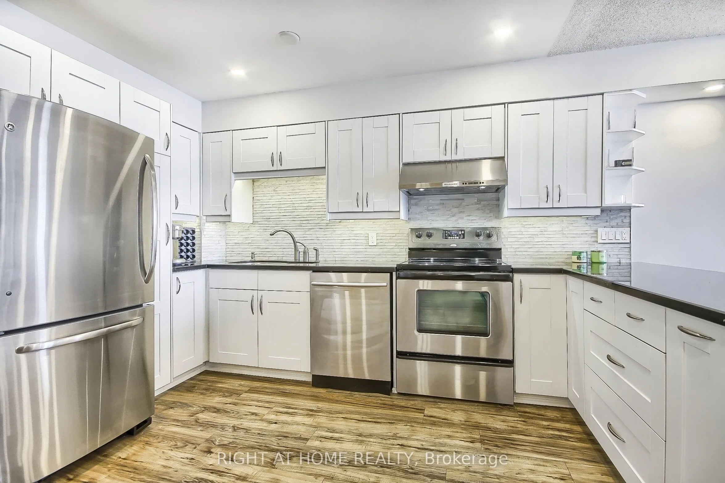 955 O'connor Drive E, #Ph7