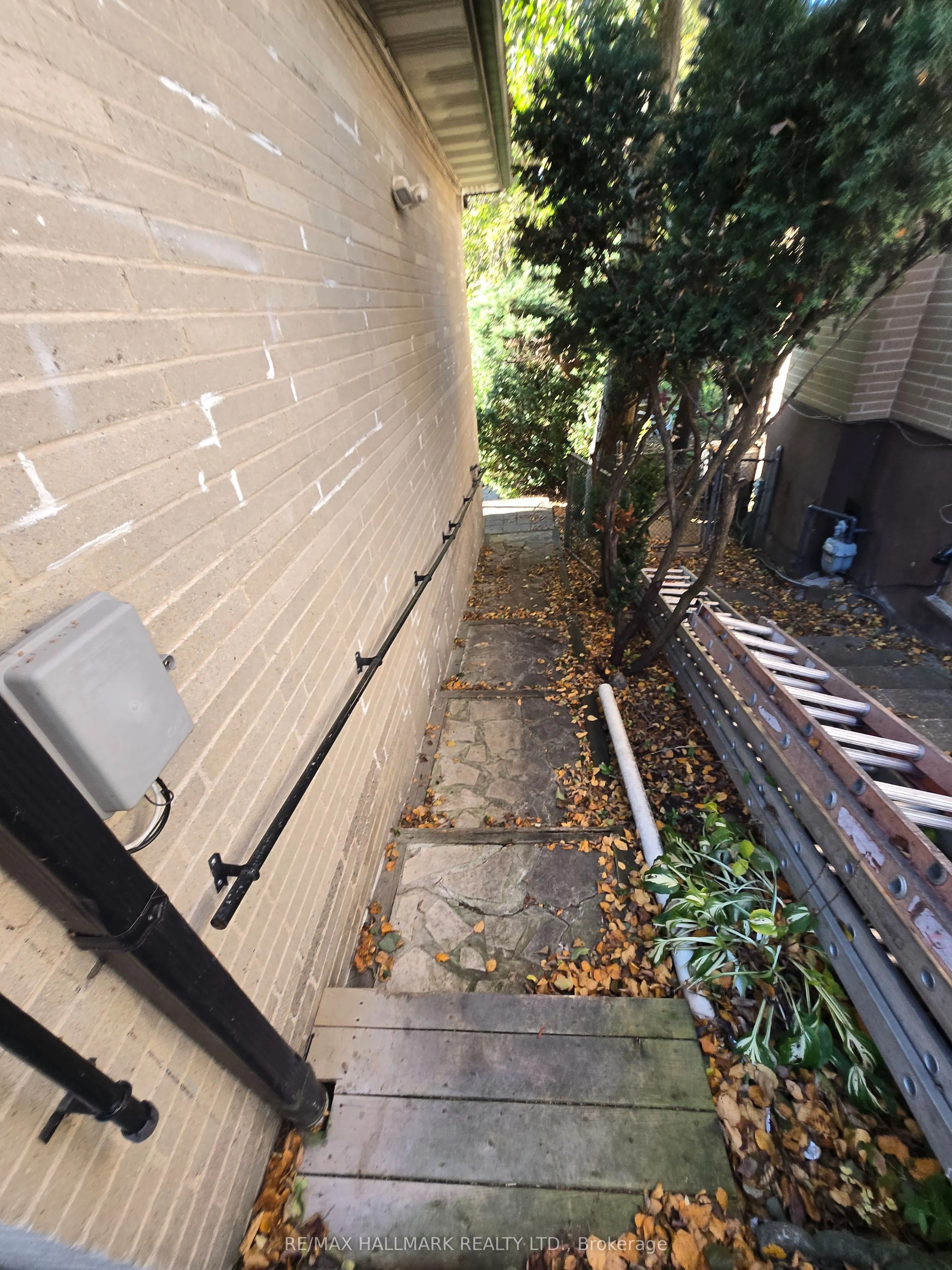 15 Burnview Crescent