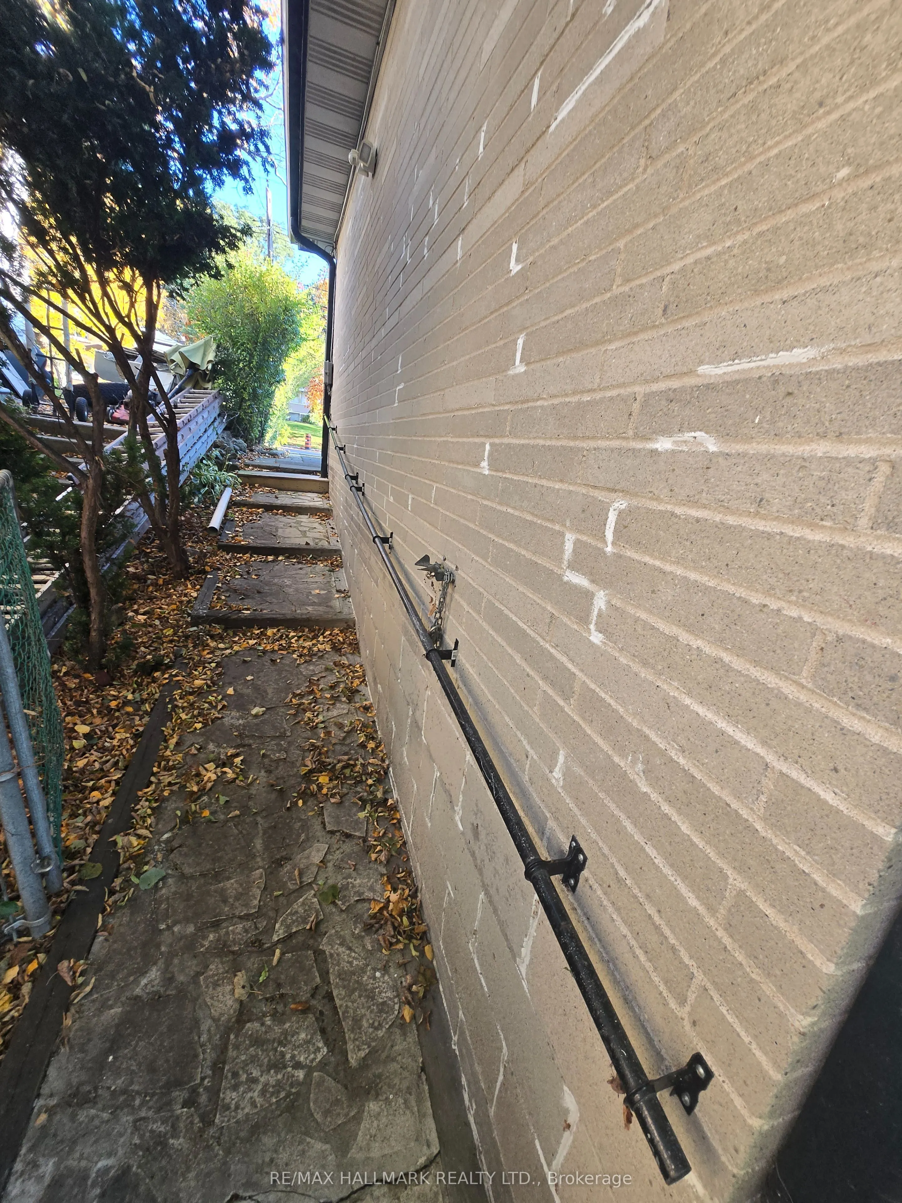 15 Burnview Crescent