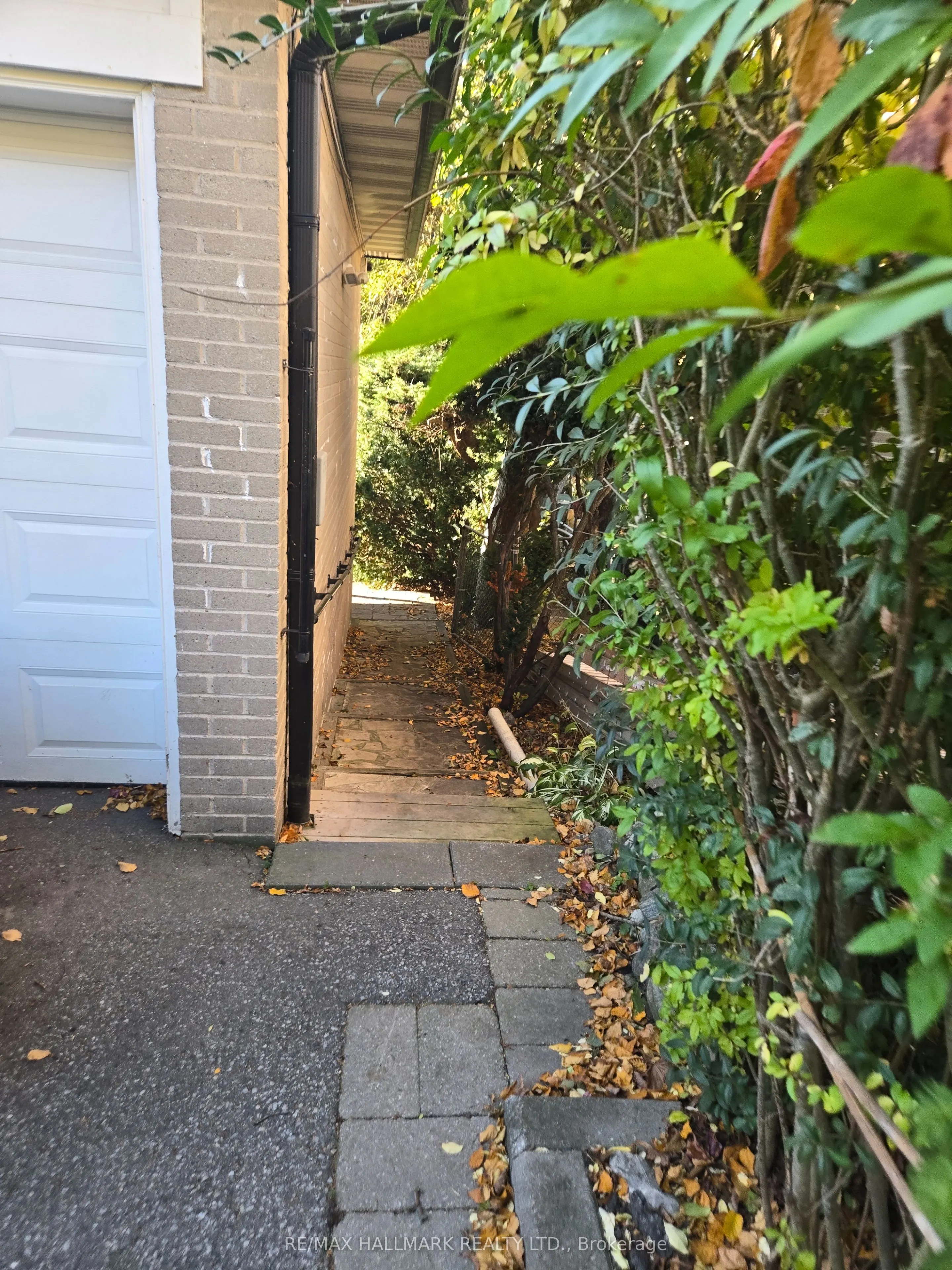 15 Burnview Crescent