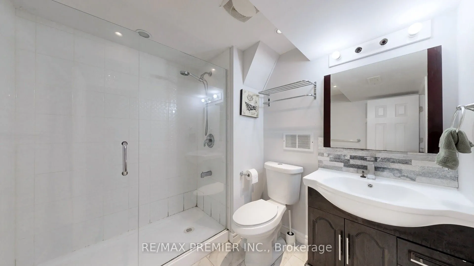 40 Stafford Crescent