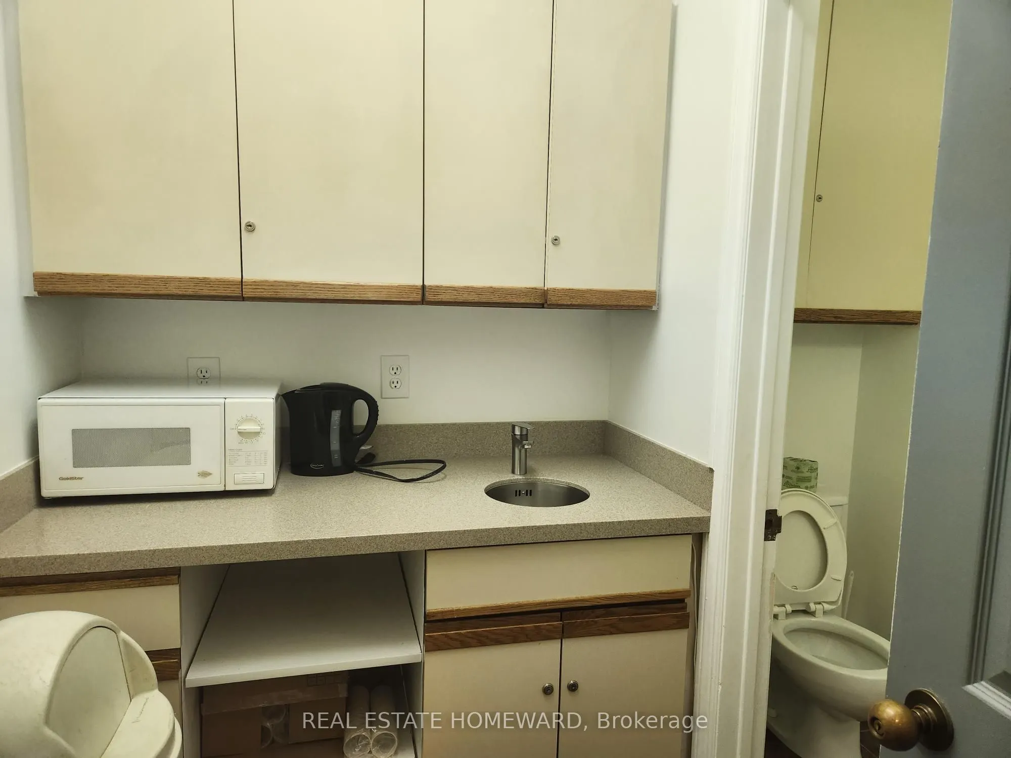 253 Danforth Avenue, #102