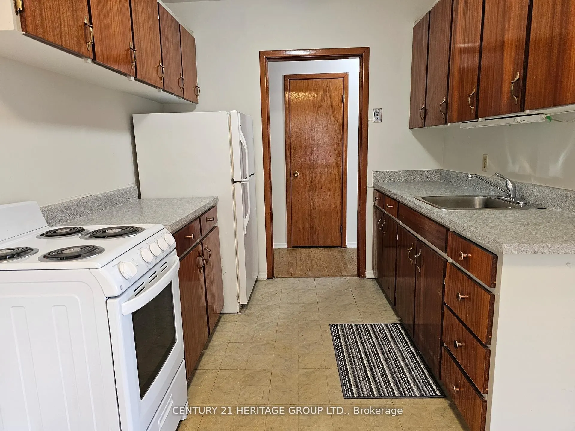 423 Pharmacy Avenue, #3