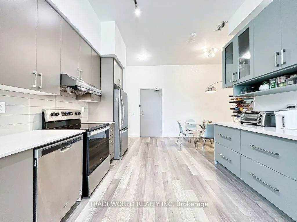 3121 Sheppard Avenue E, #211