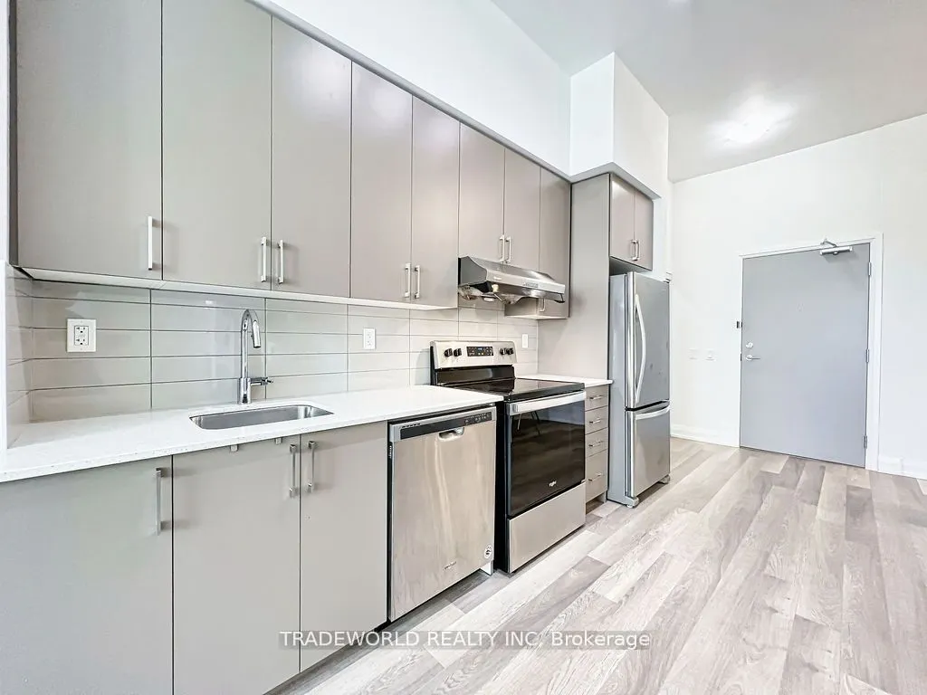3121 Sheppard Avenue E, #211