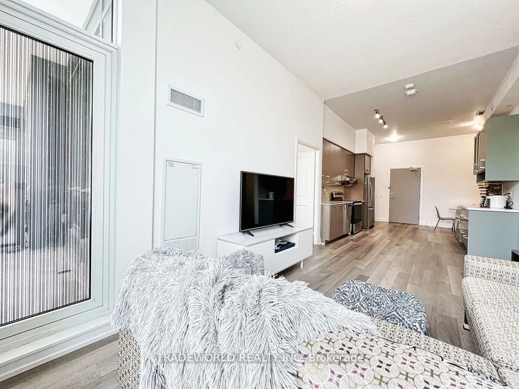 3121 Sheppard Avenue E, #211
