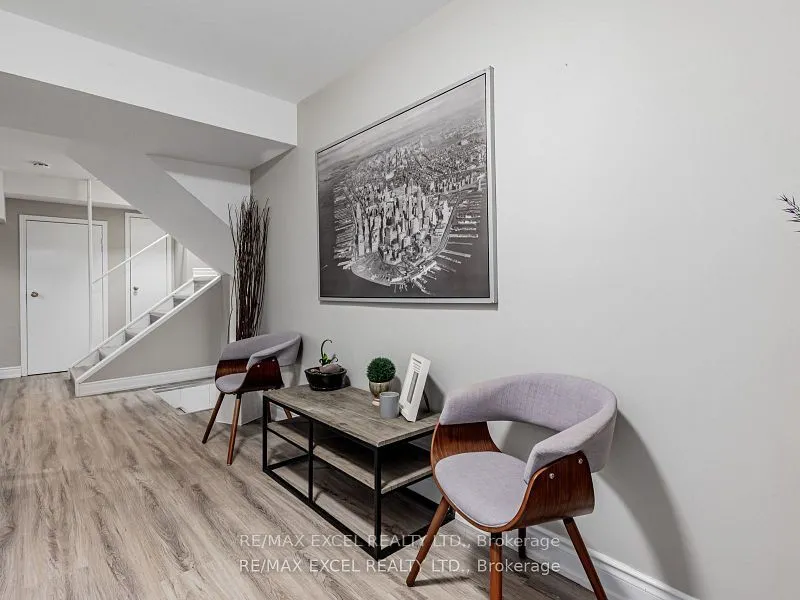 657 Old Harwood Avenue