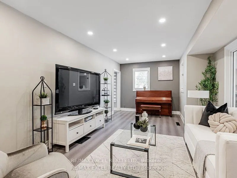 657 Old Harwood Avenue