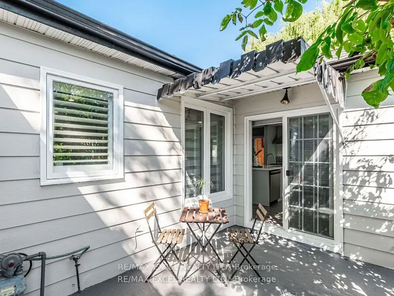 657 Old Harwood Avenue