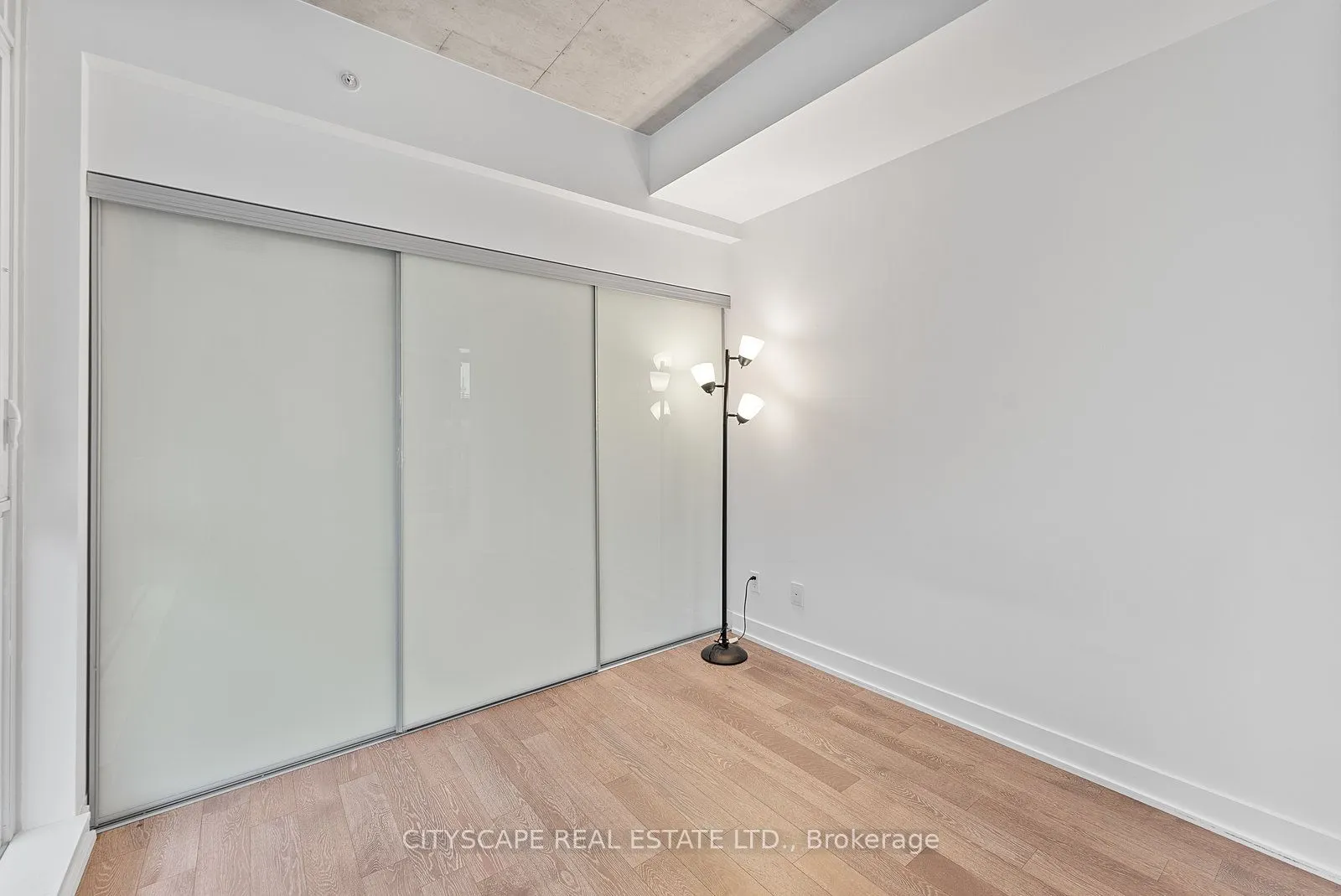 1190 Dundas Street E, #220
