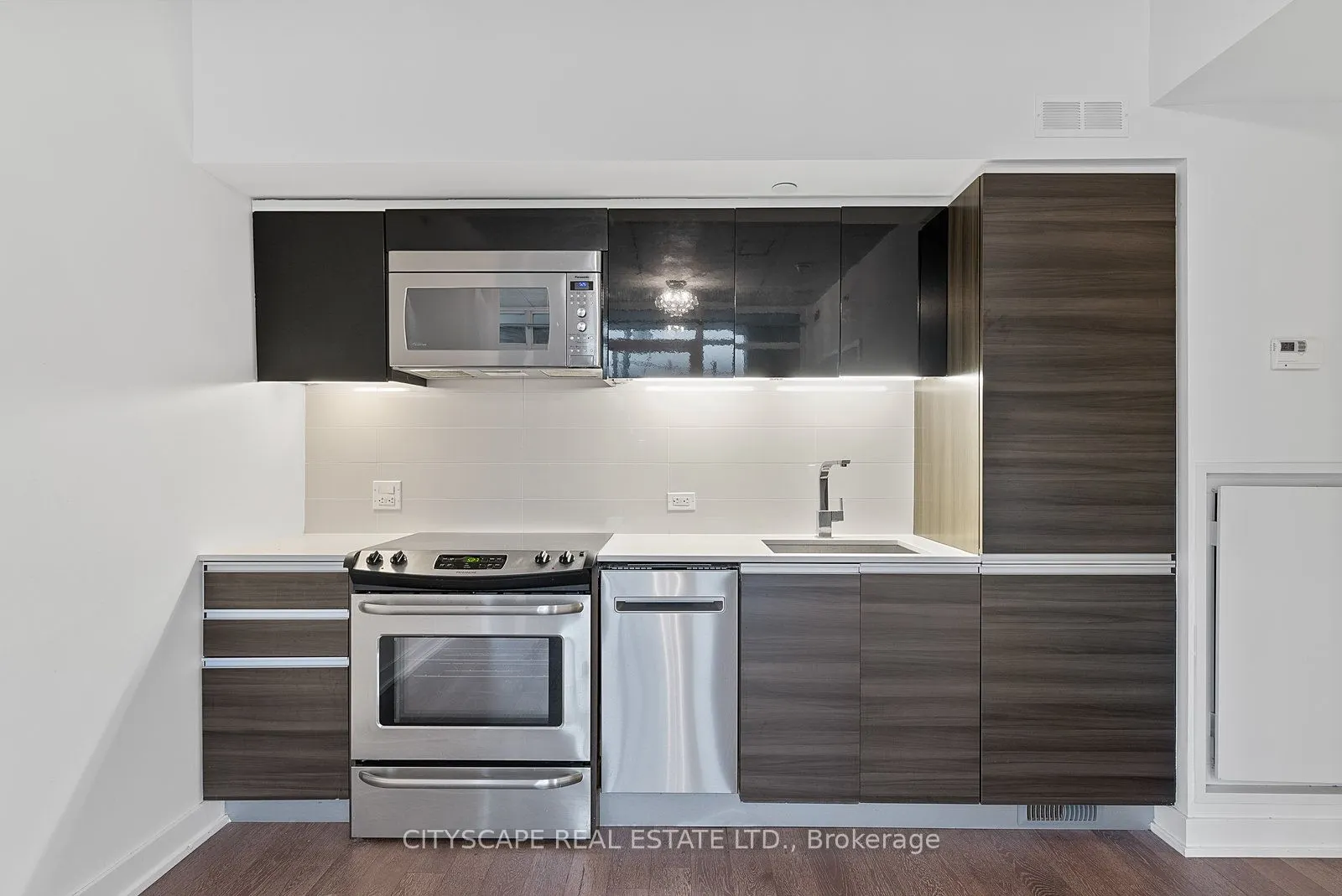 1190 Dundas Street E, #220