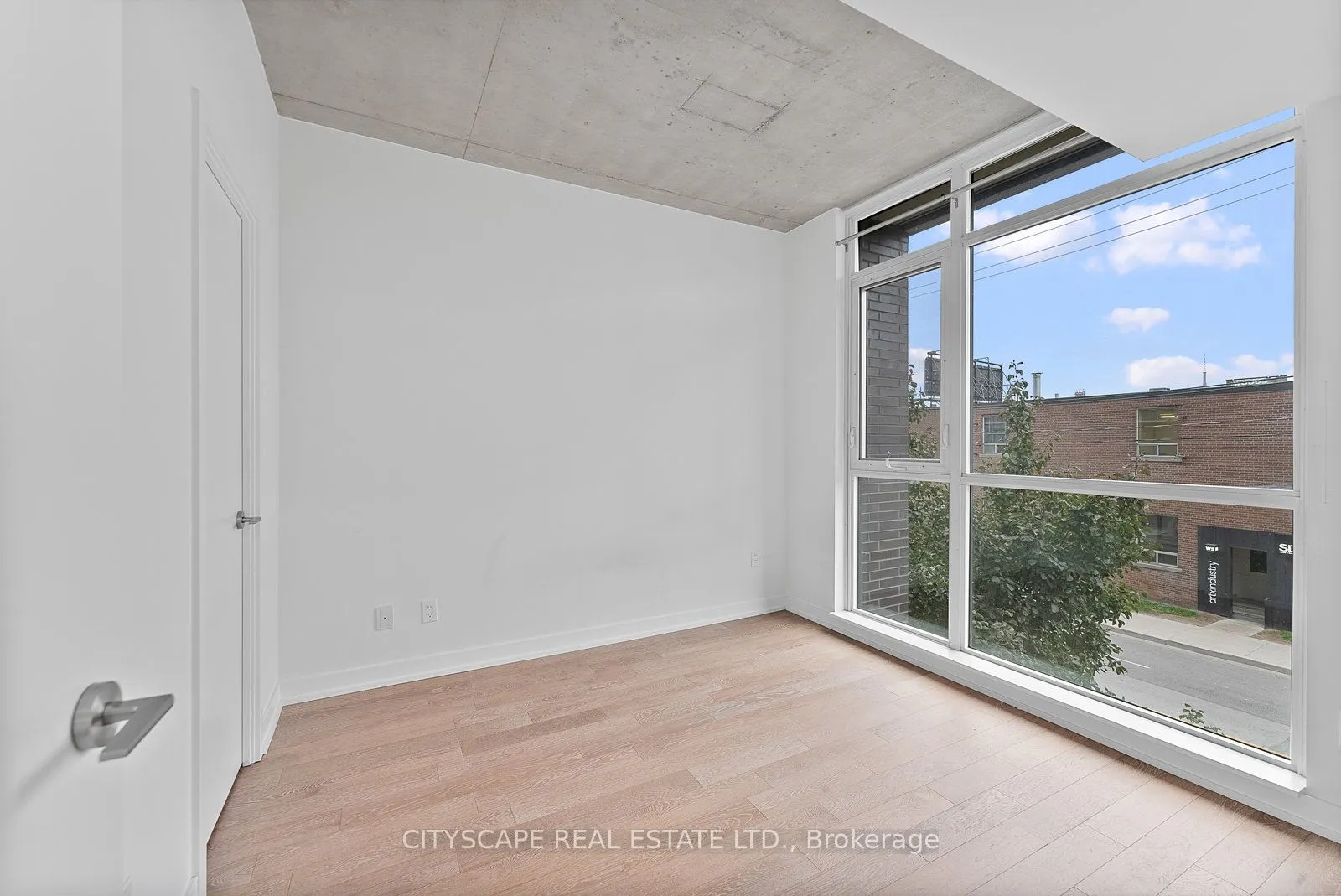 1190 Dundas Street E, #220