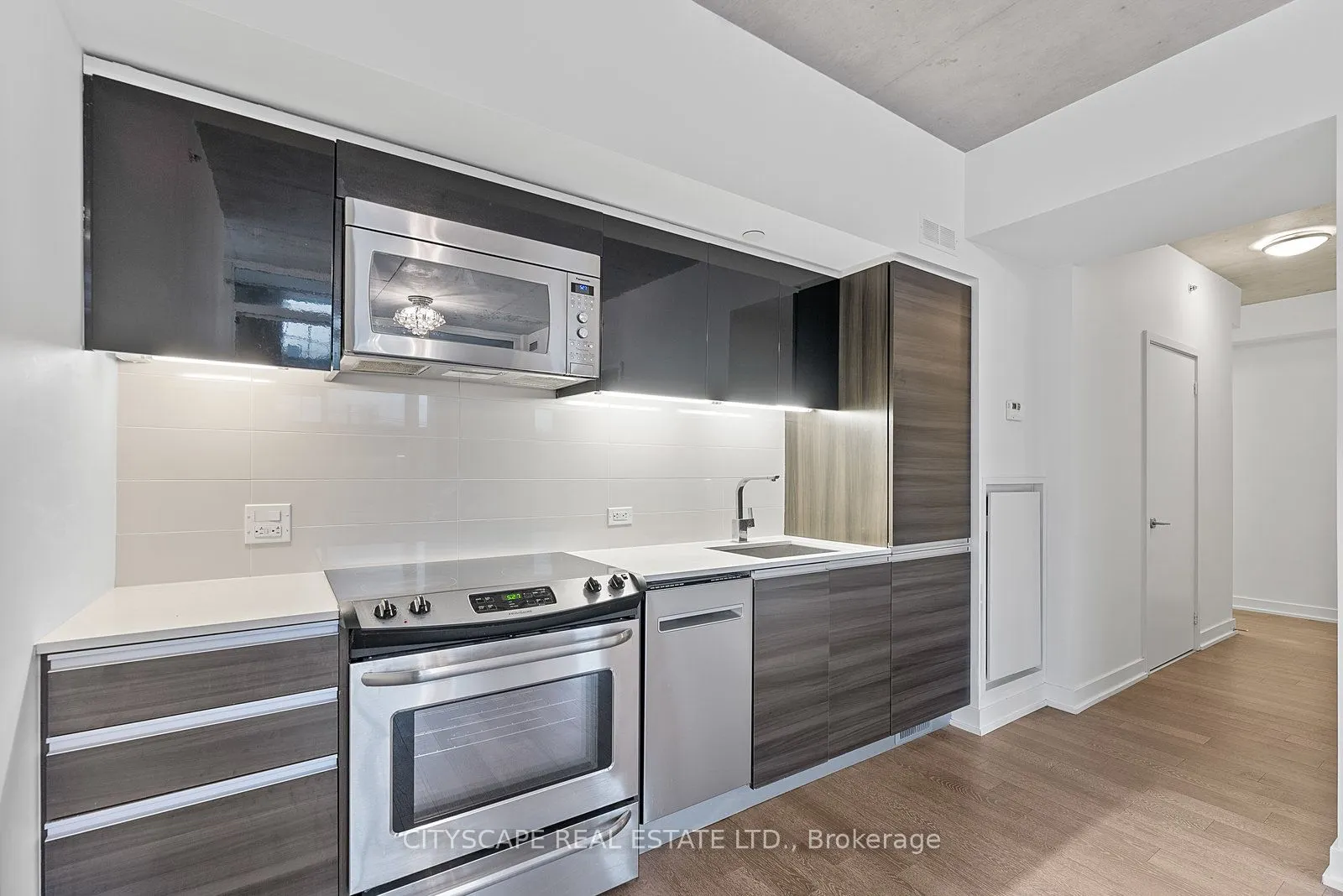 1190 Dundas Street E, #220