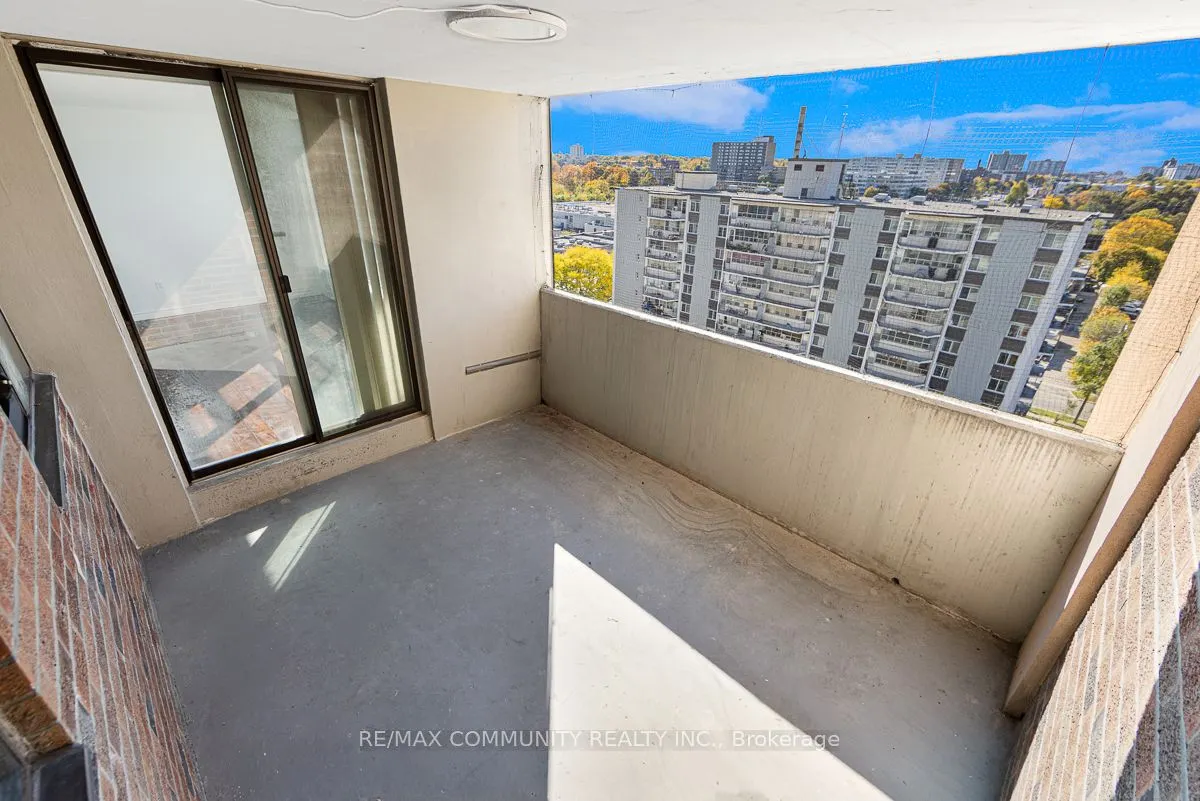 3380 Eglinton Avenue E, #1102