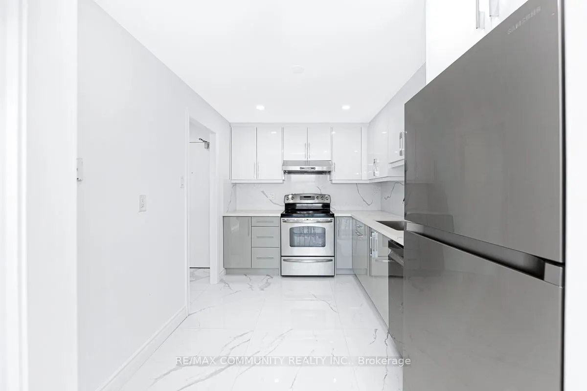 3380 Eglinton Avenue E, #1102