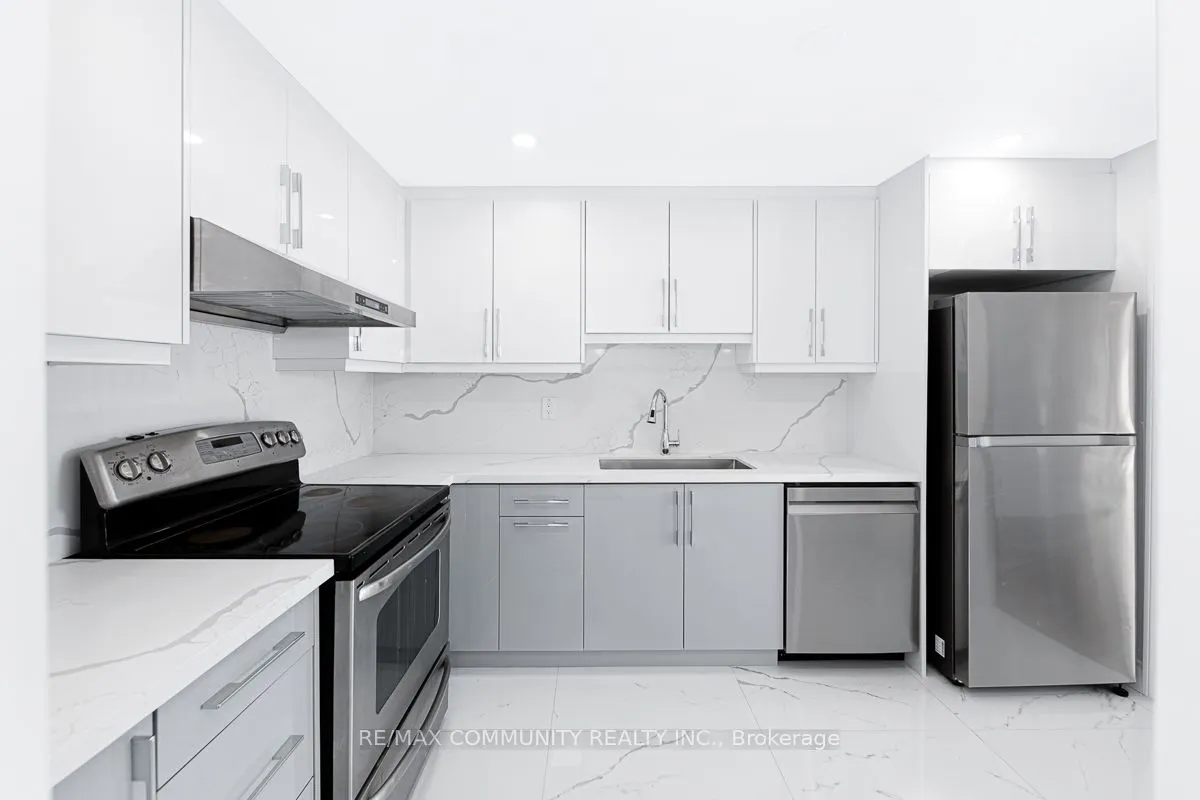 3380 Eglinton Avenue E, #1102