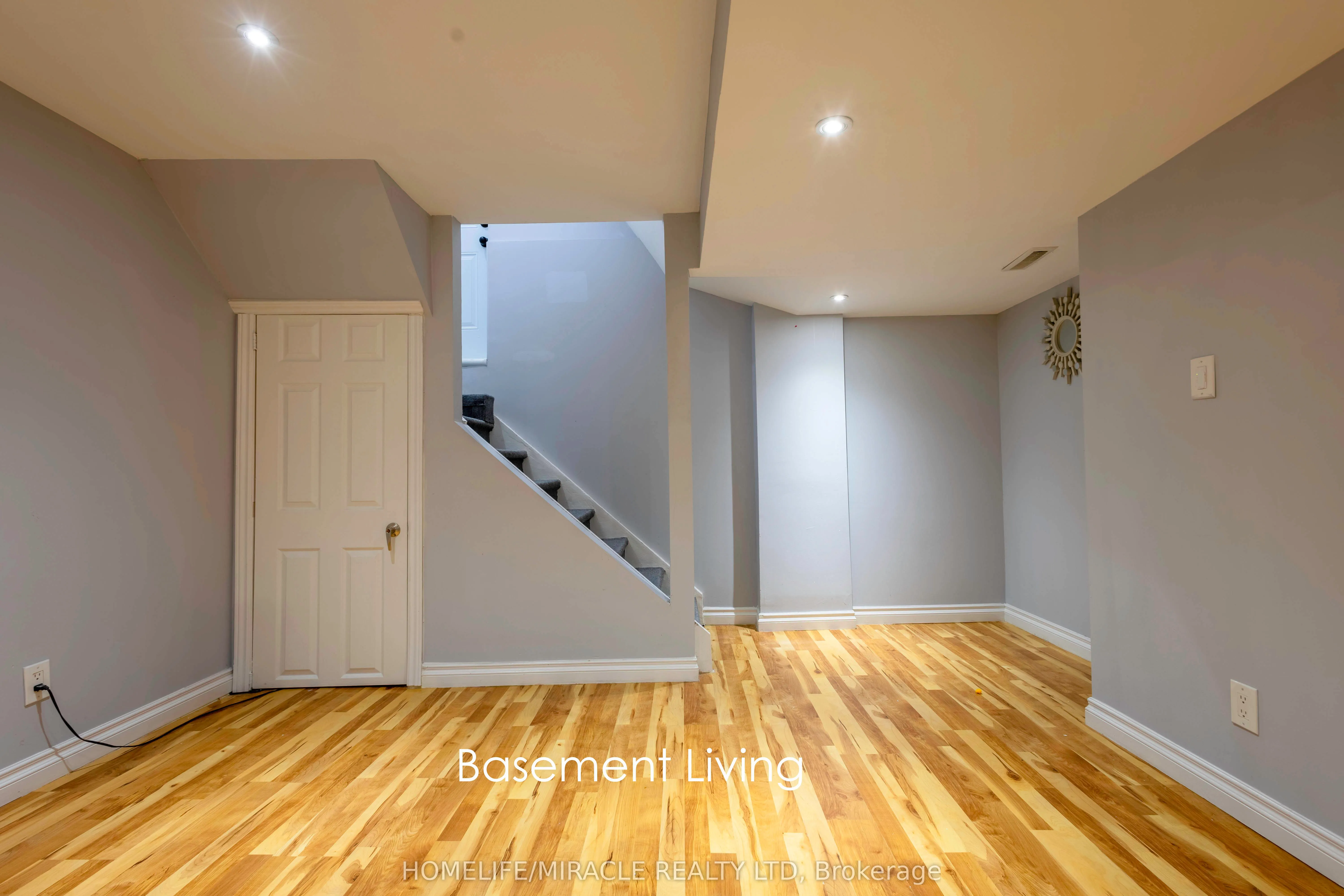 12 Gill Crescent, #Lower