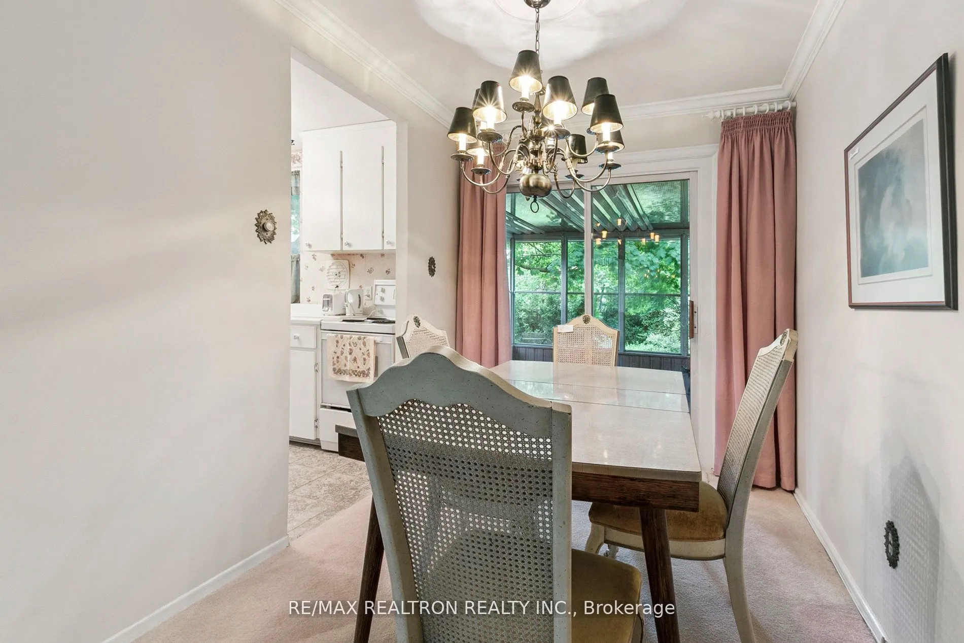 27 Elfreda Boulevard