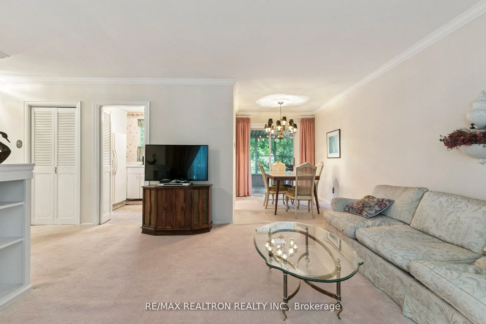 27 Elfreda Boulevard